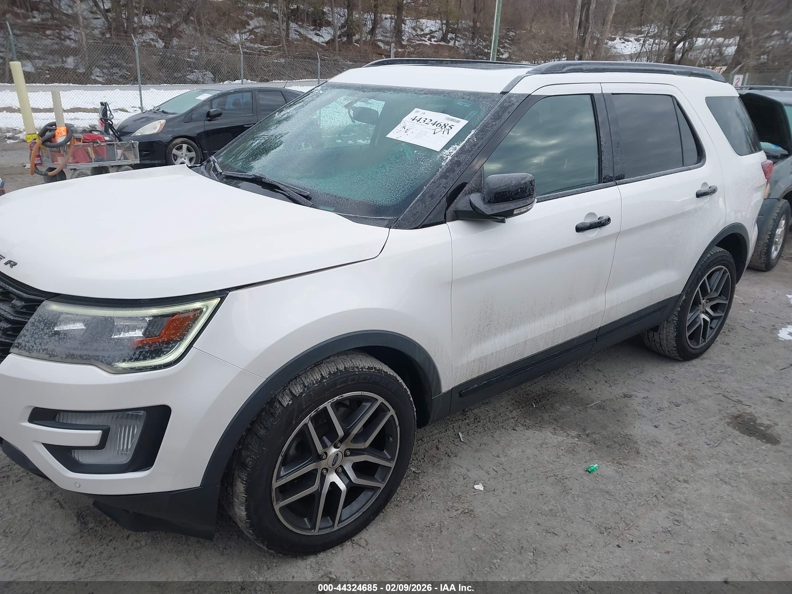 FORD EXPLORER image 2