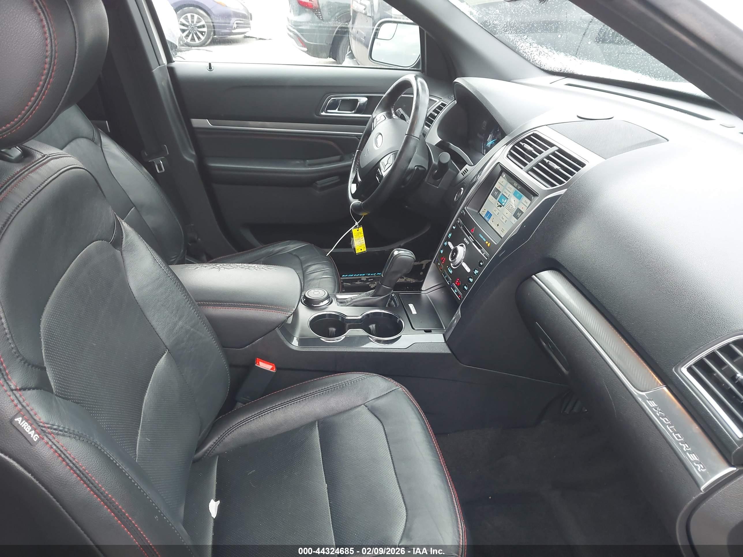 FORD EXPLORER image 5