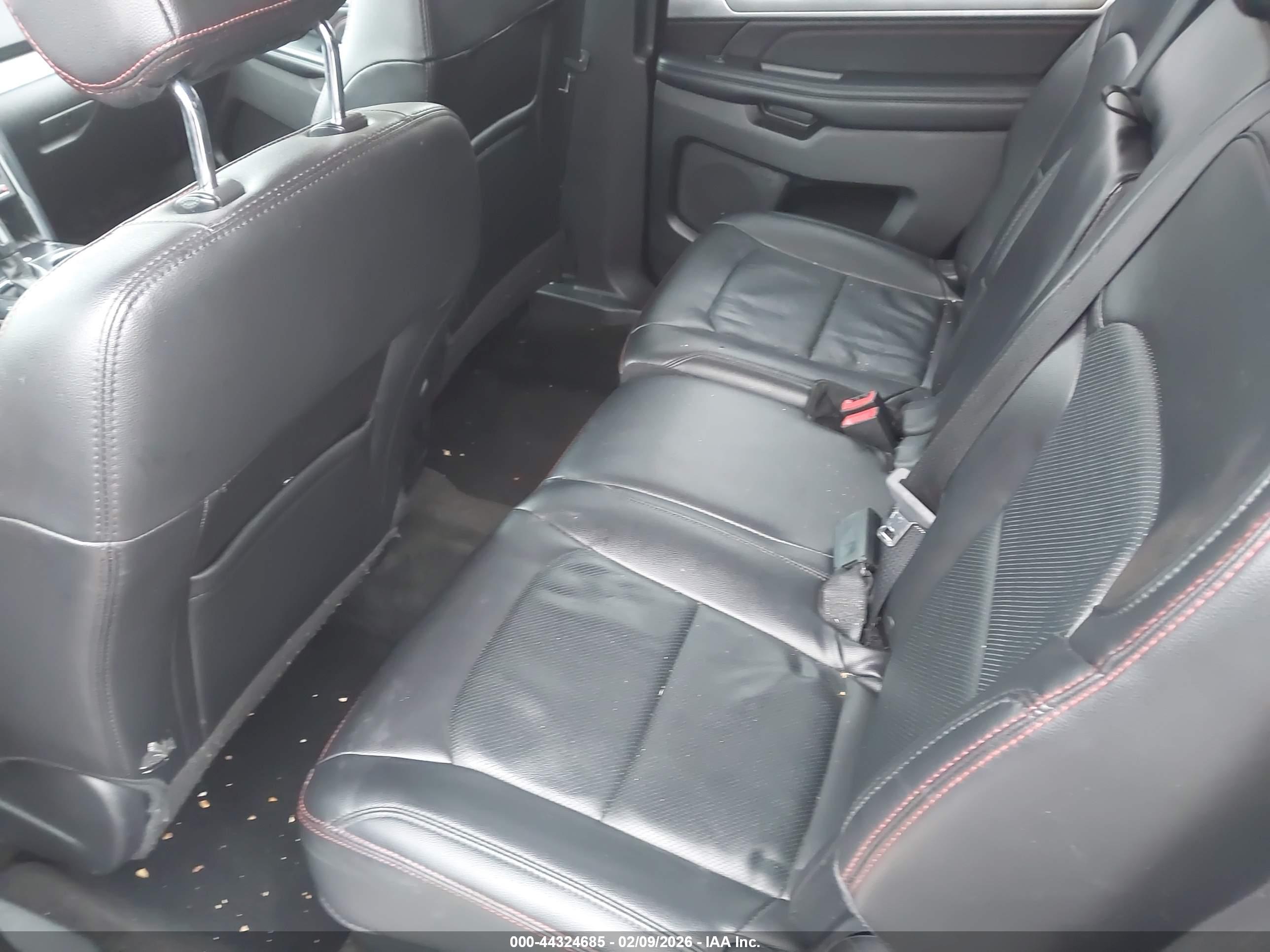 FORD EXPLORER image 8