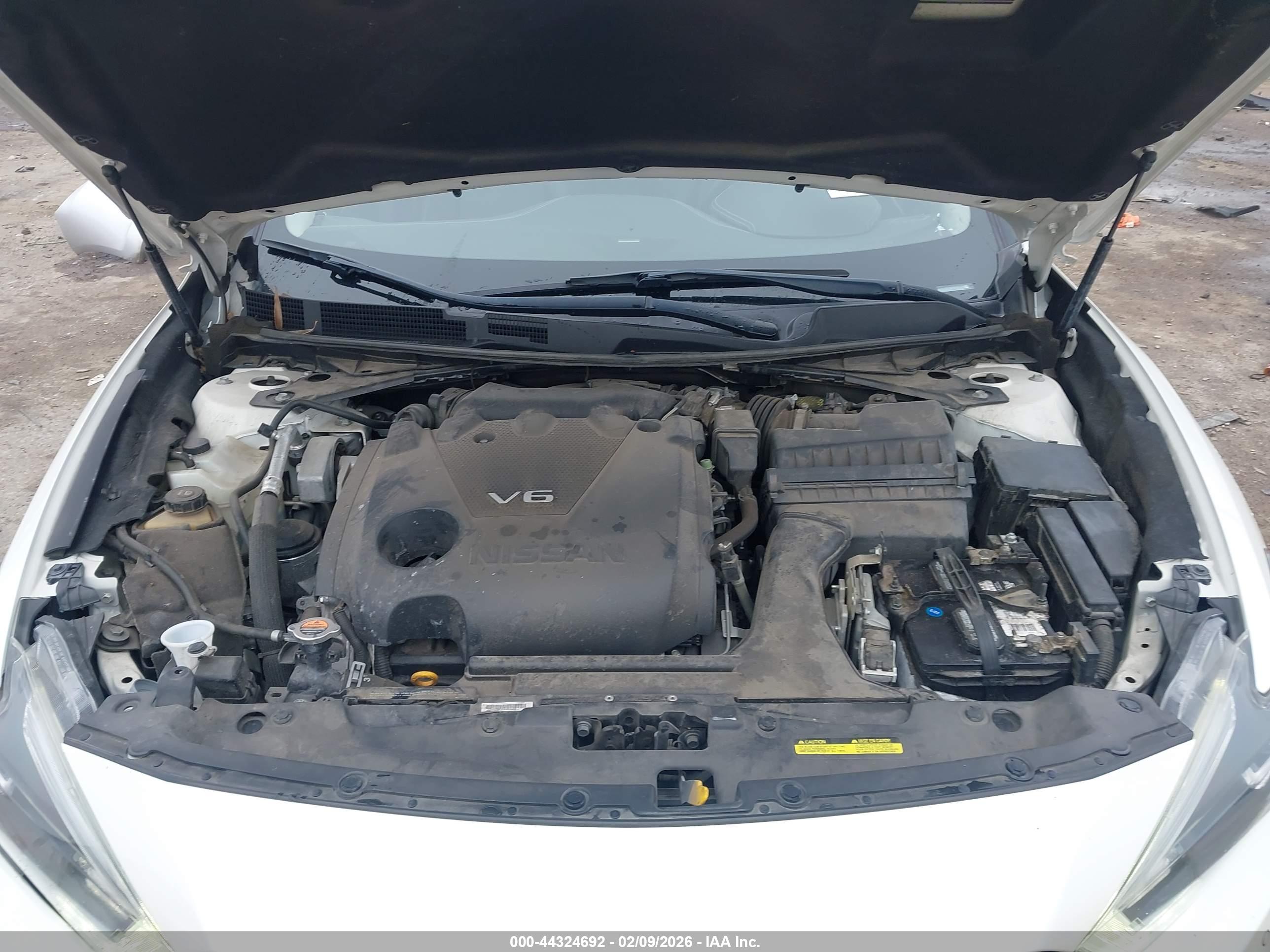 NISSAN MAXIMA image 10