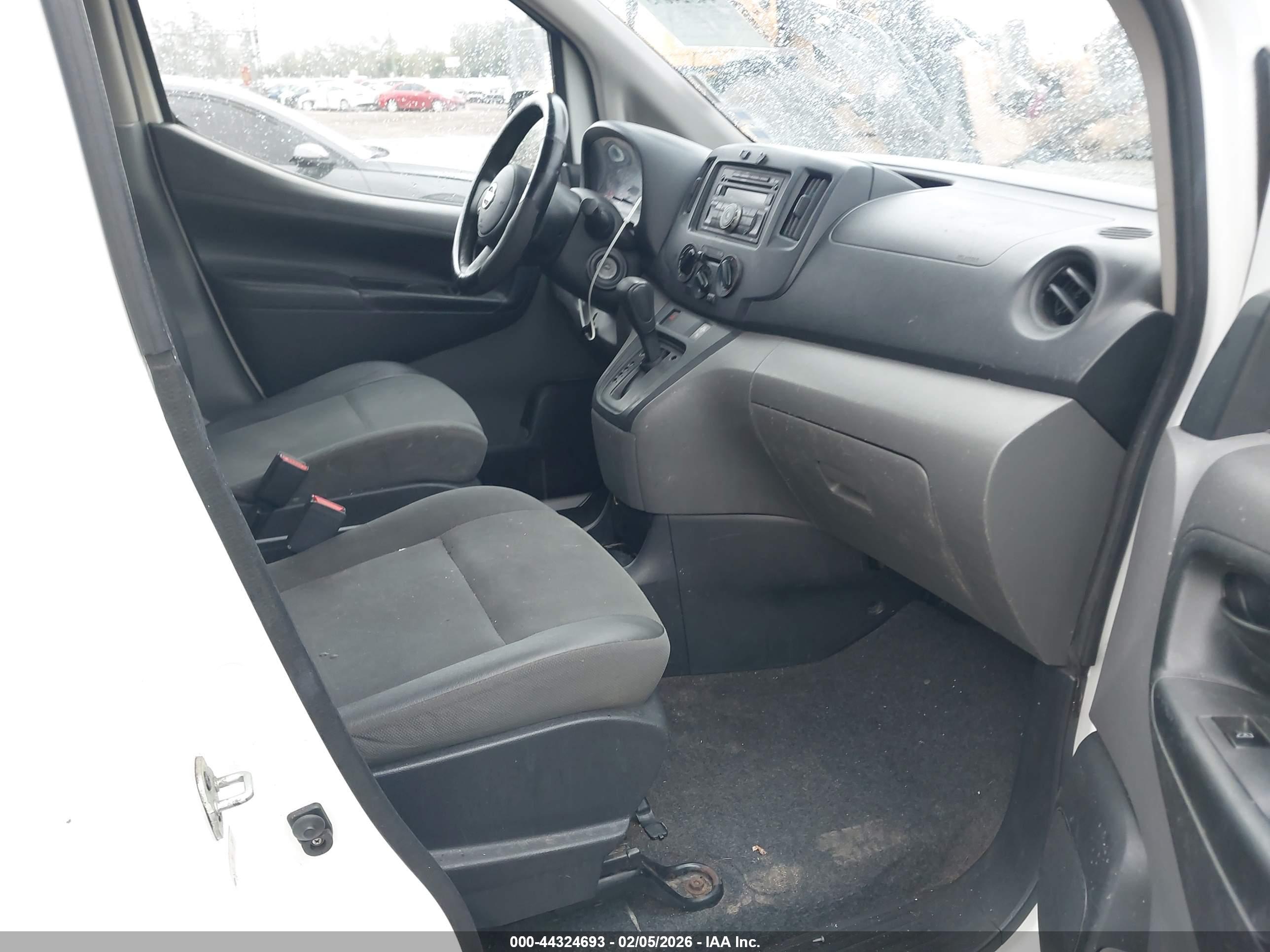 NISSAN NV200 image 5