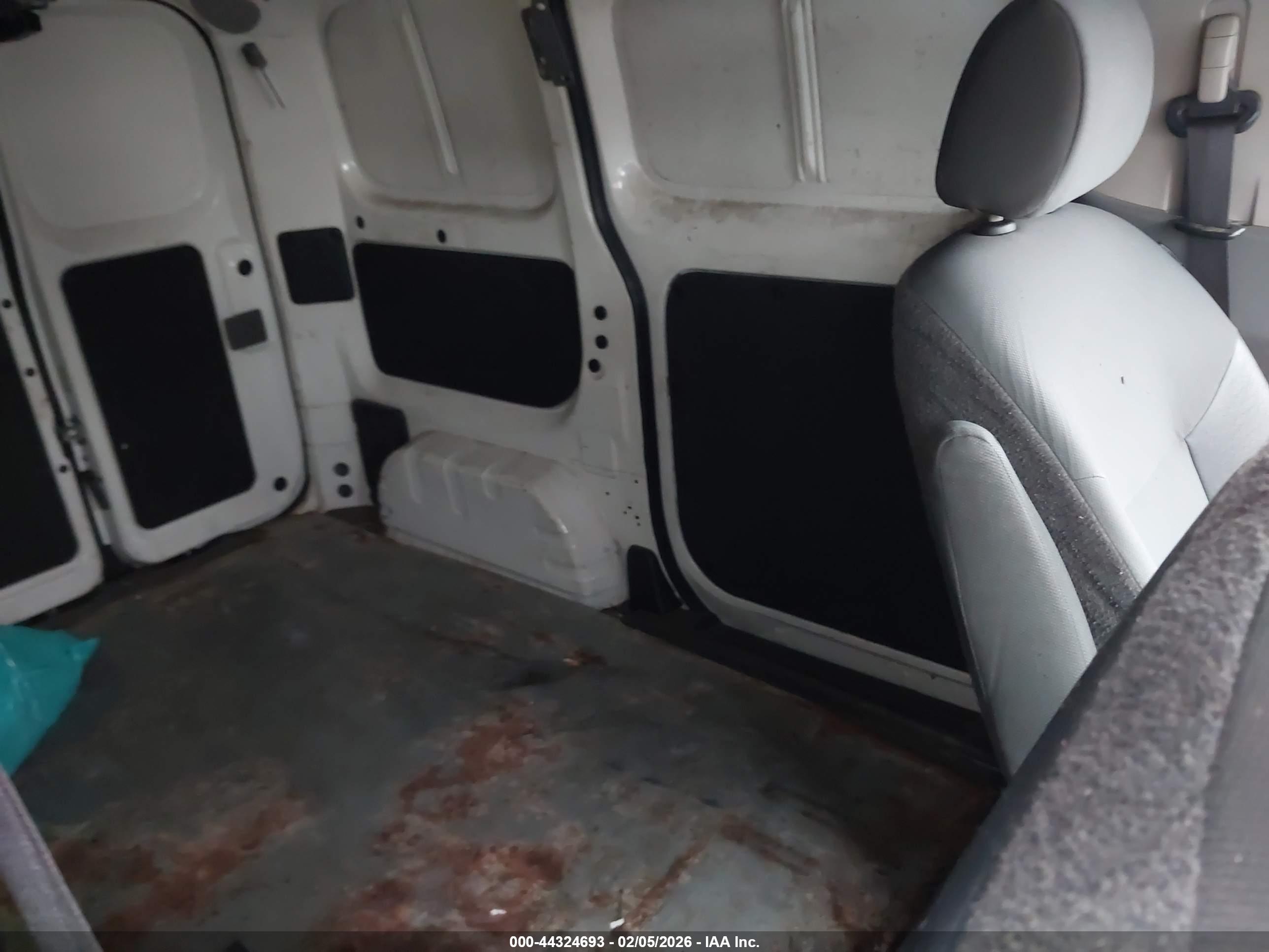 NISSAN NV200 image 8