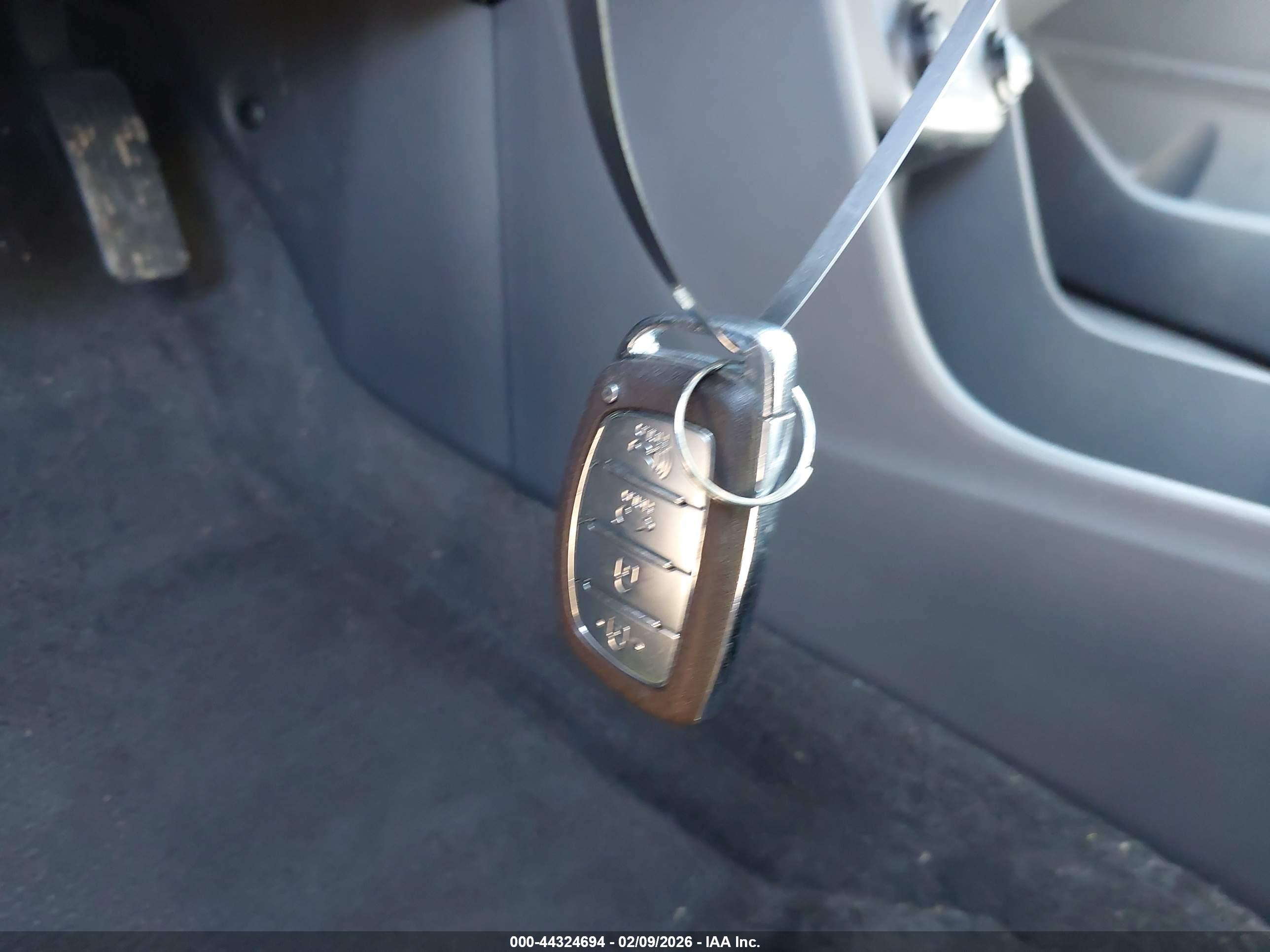 HYUNDAI IONIQ image 11