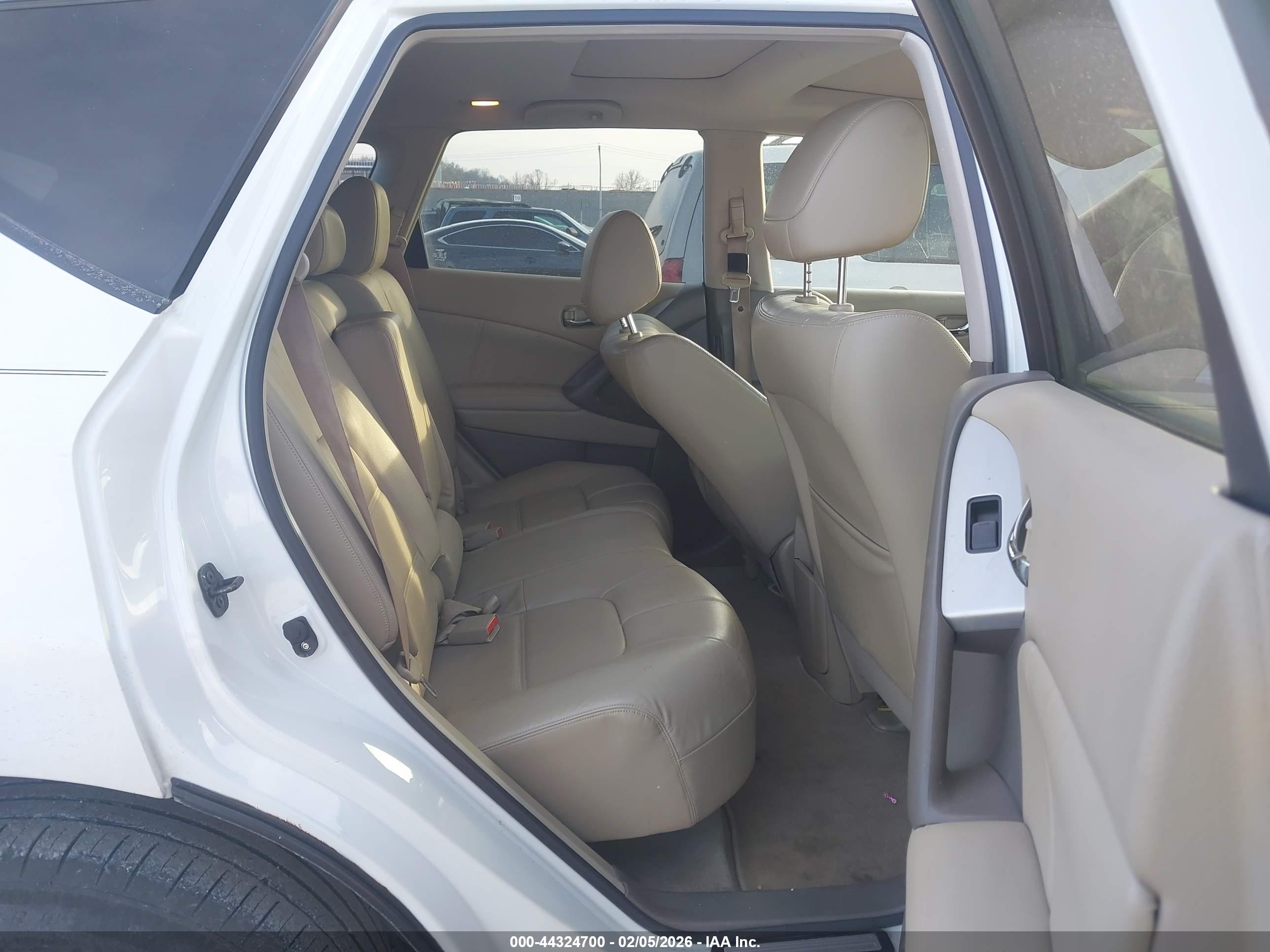 NISSAN MURANO image 8
