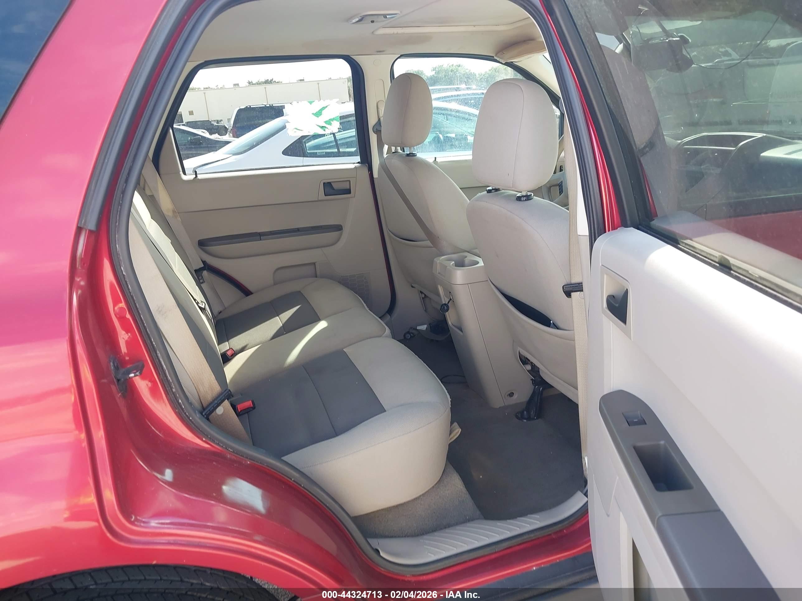 FORD ESCAPE image 8