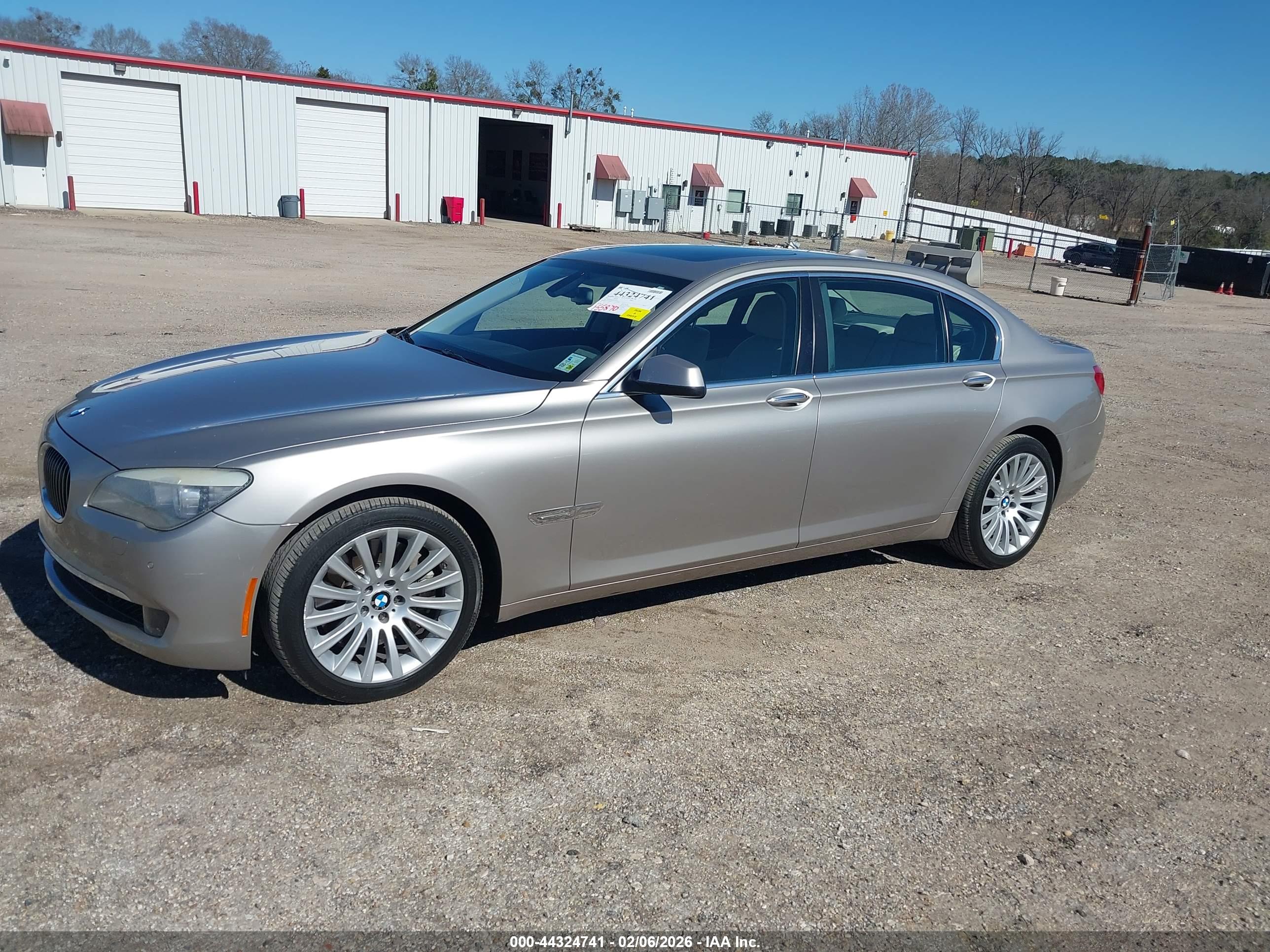 BMW 750LI image 2