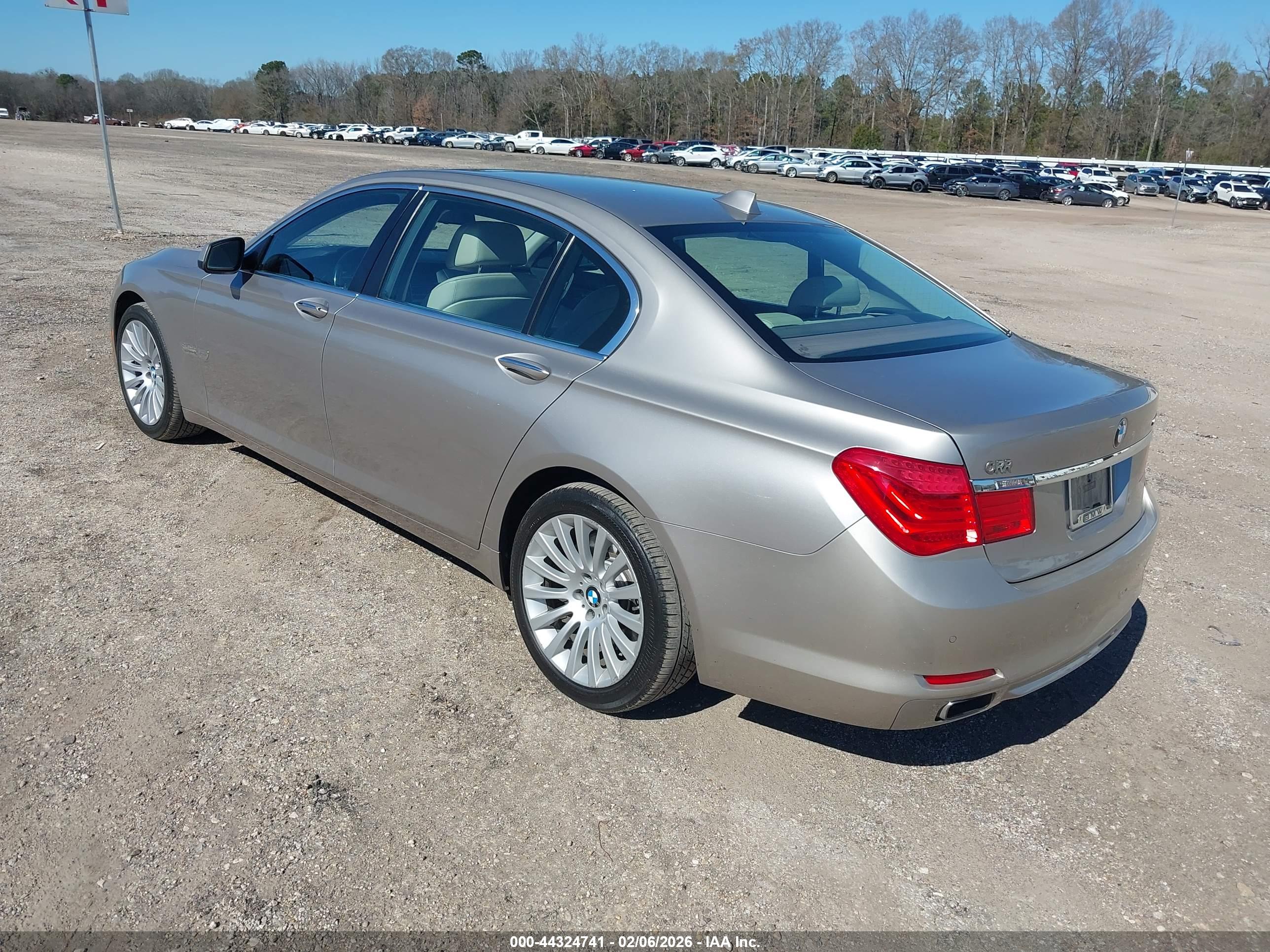 BMW 750LI image 3