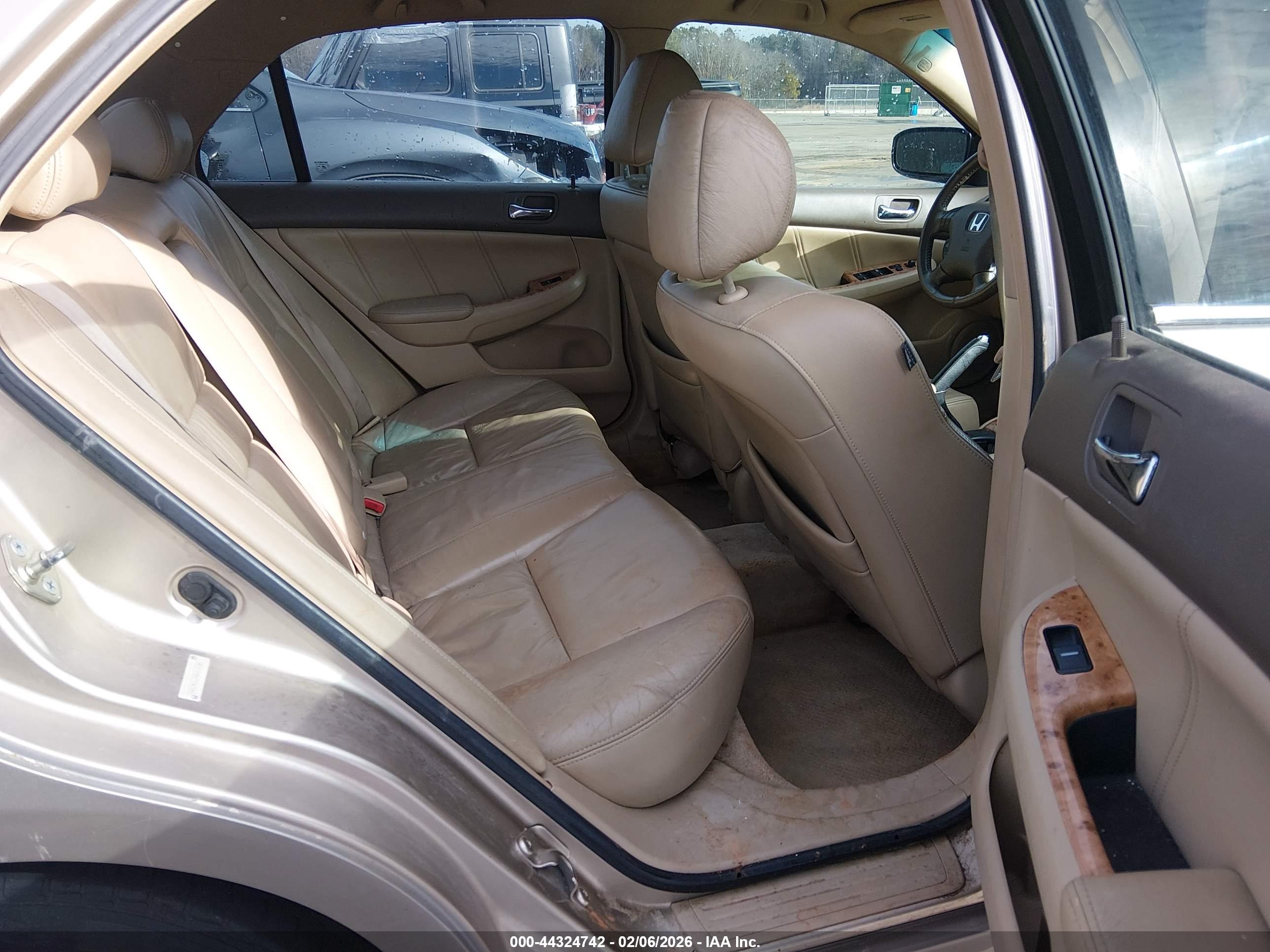 HONDA ACCORD image 8