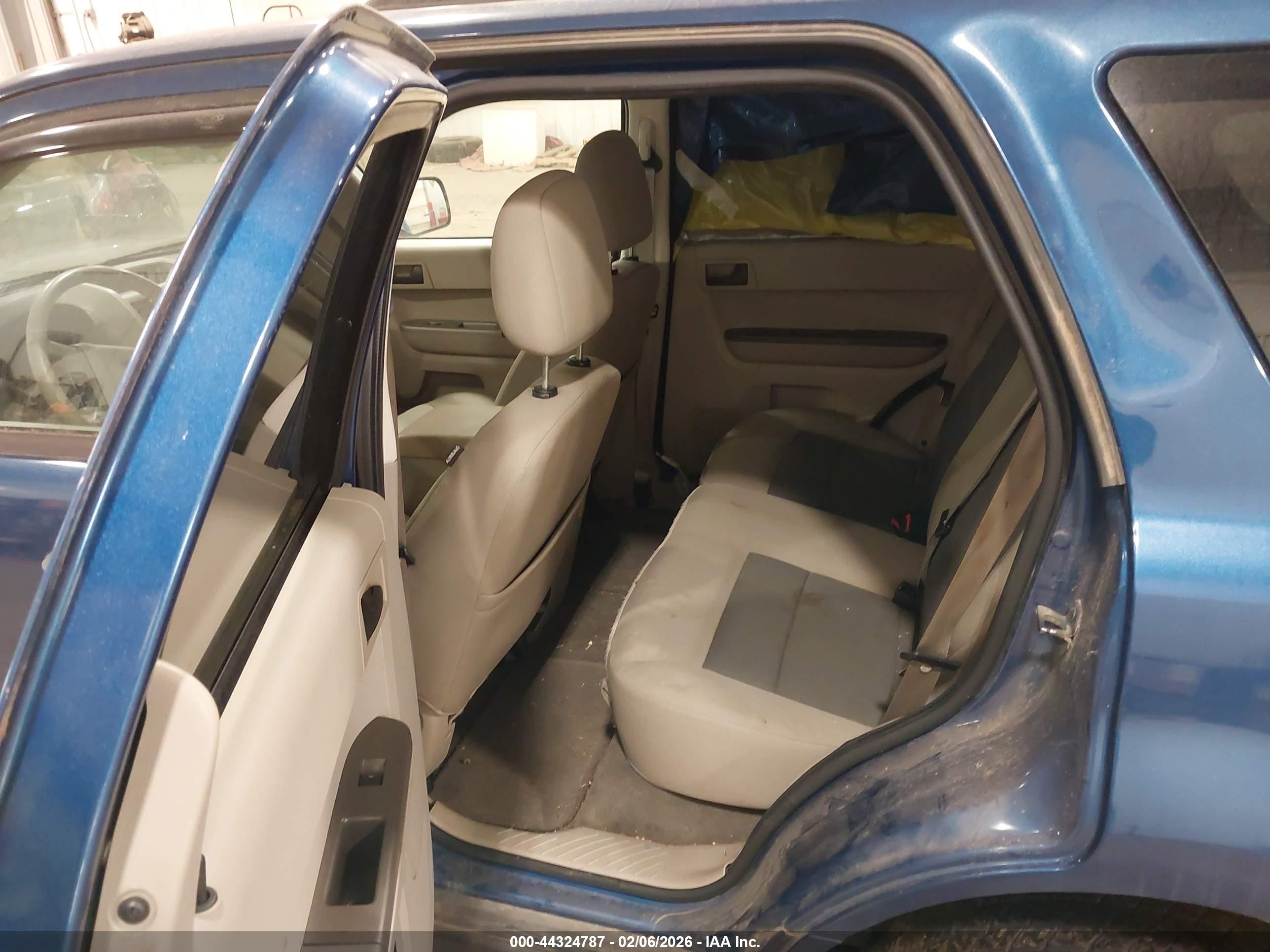 FORD ESCAPE image 8