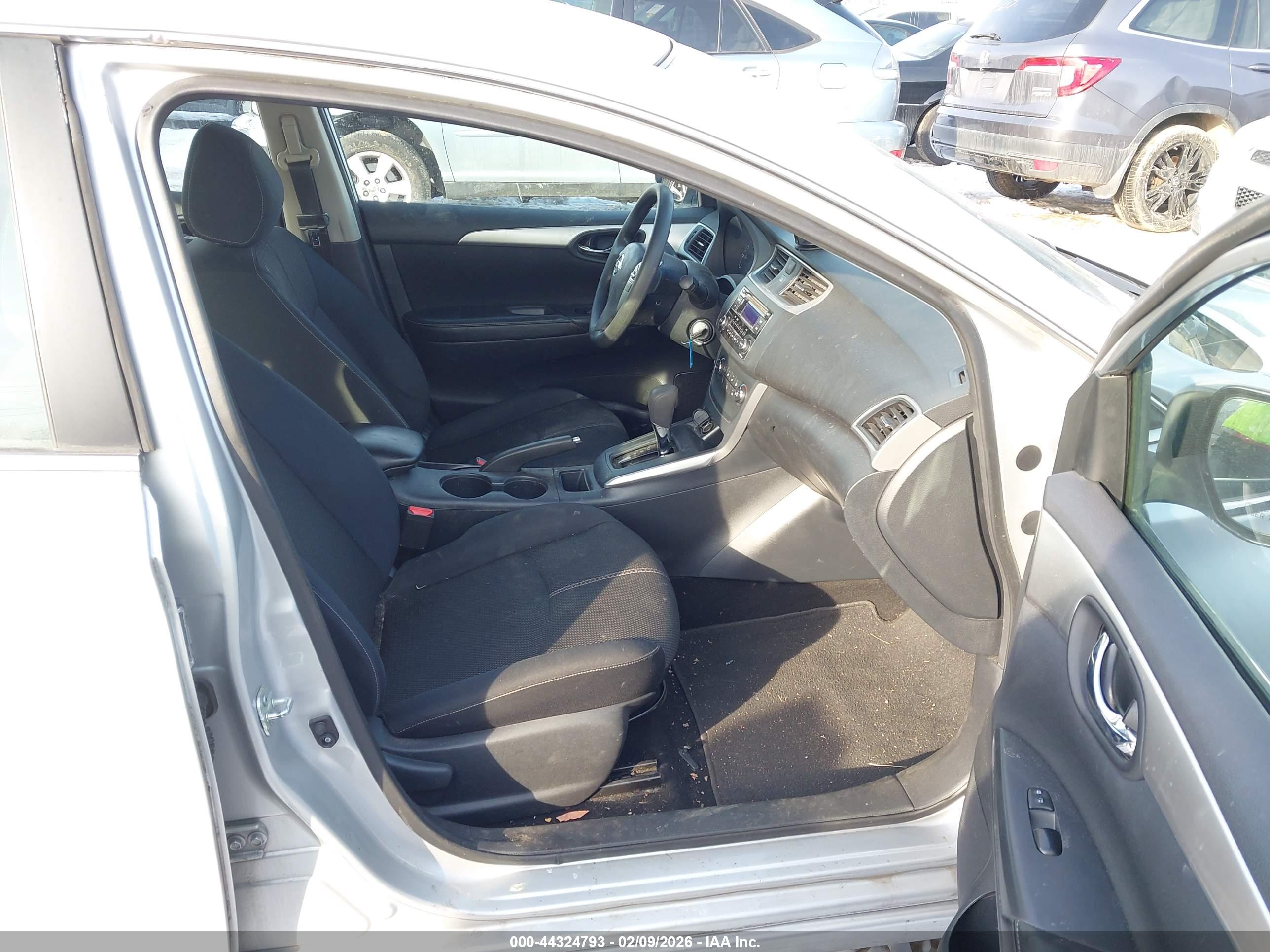 NISSAN SENTRA image 5