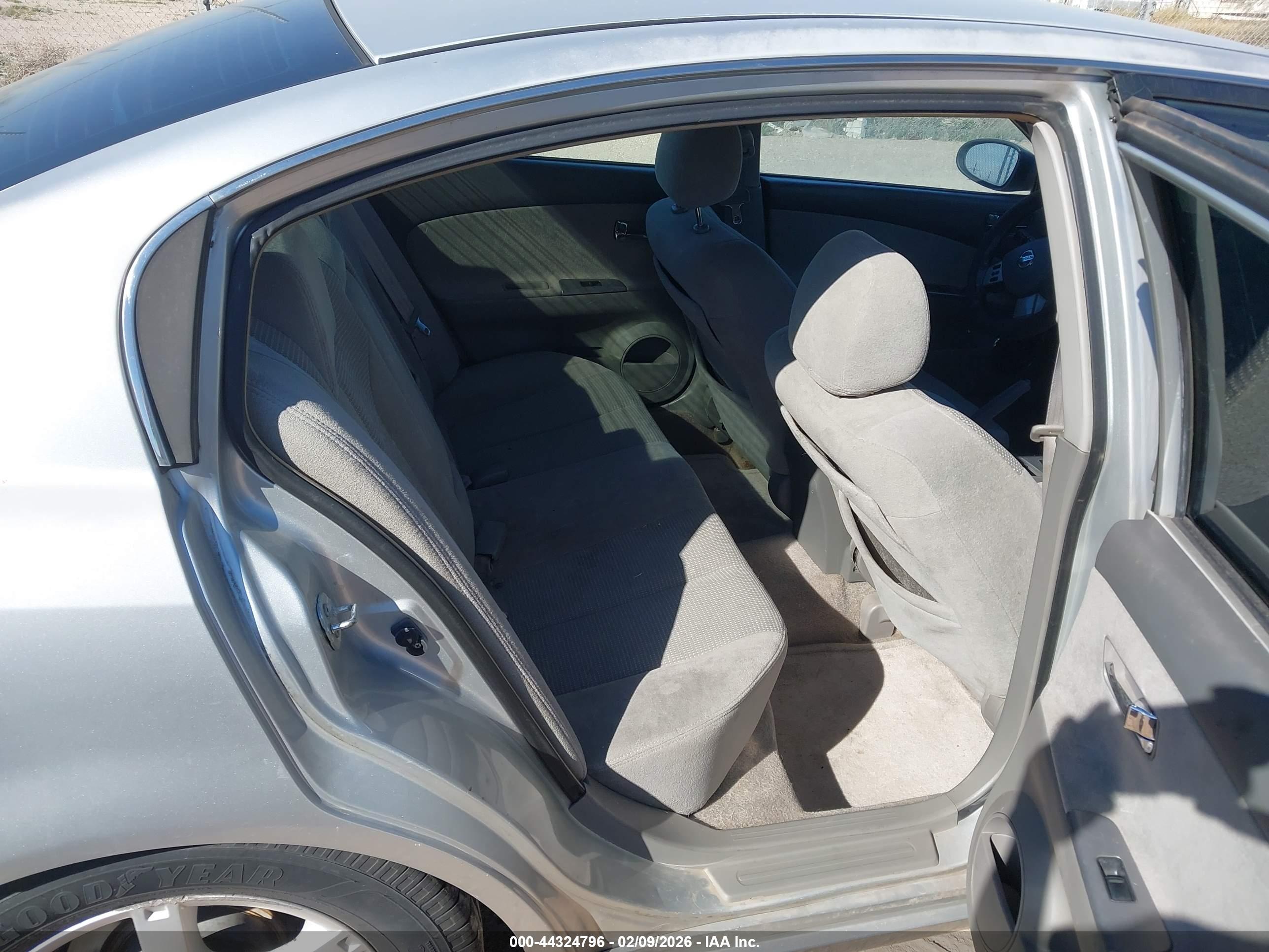 NISSAN ALTIMA image 8