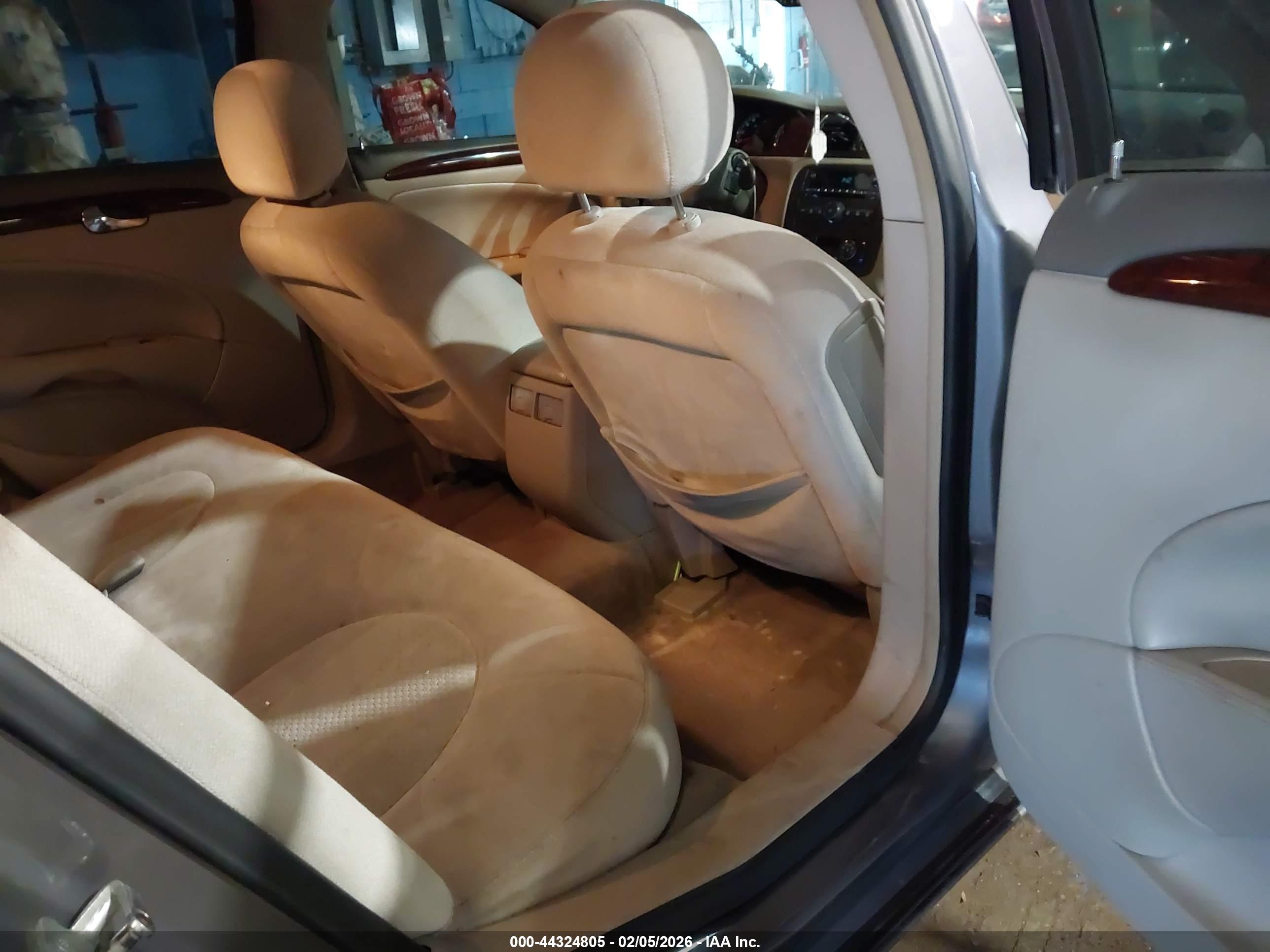 BUICK LUCERNE image 8