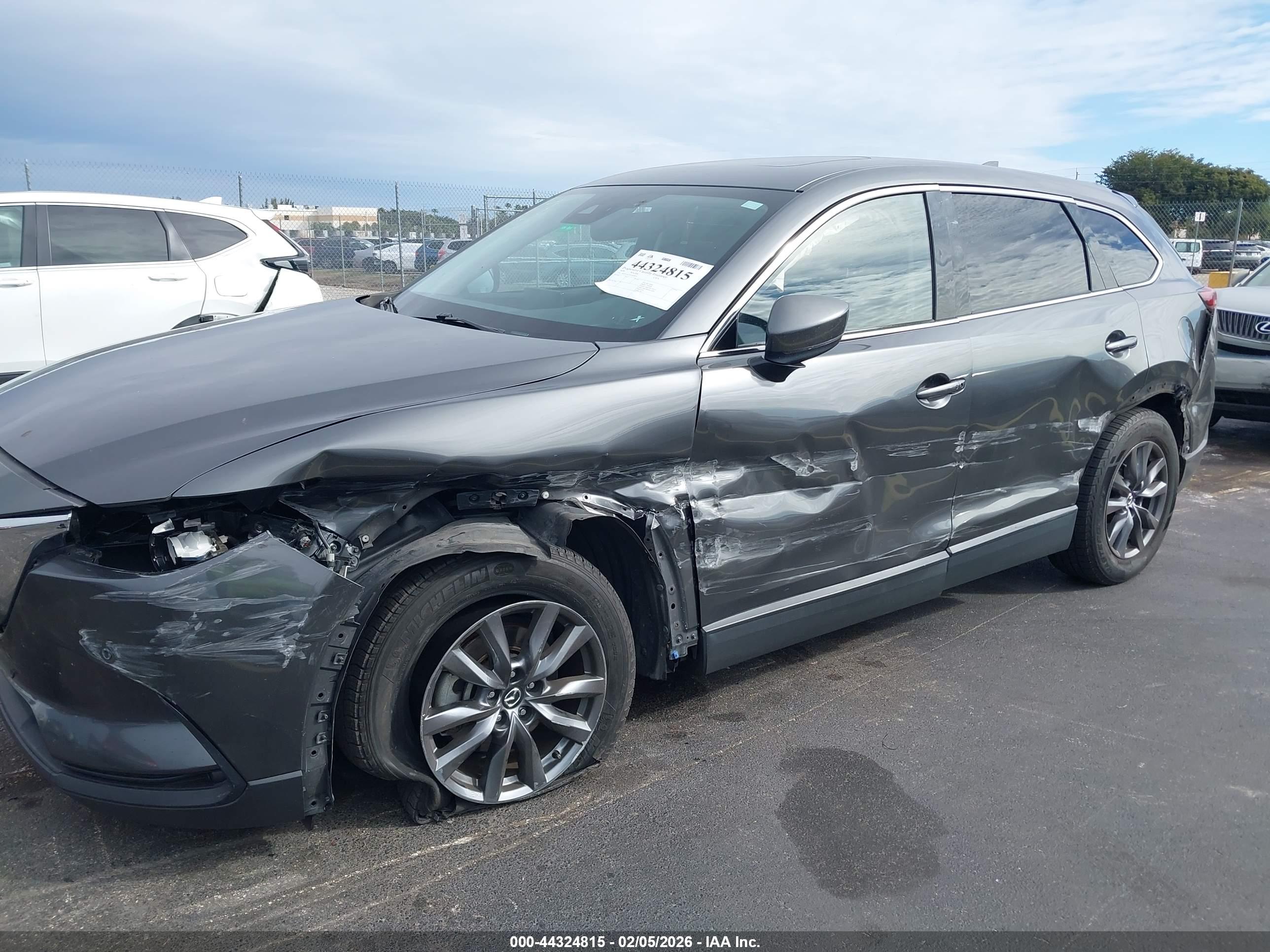MAZDA CX-9 image 6