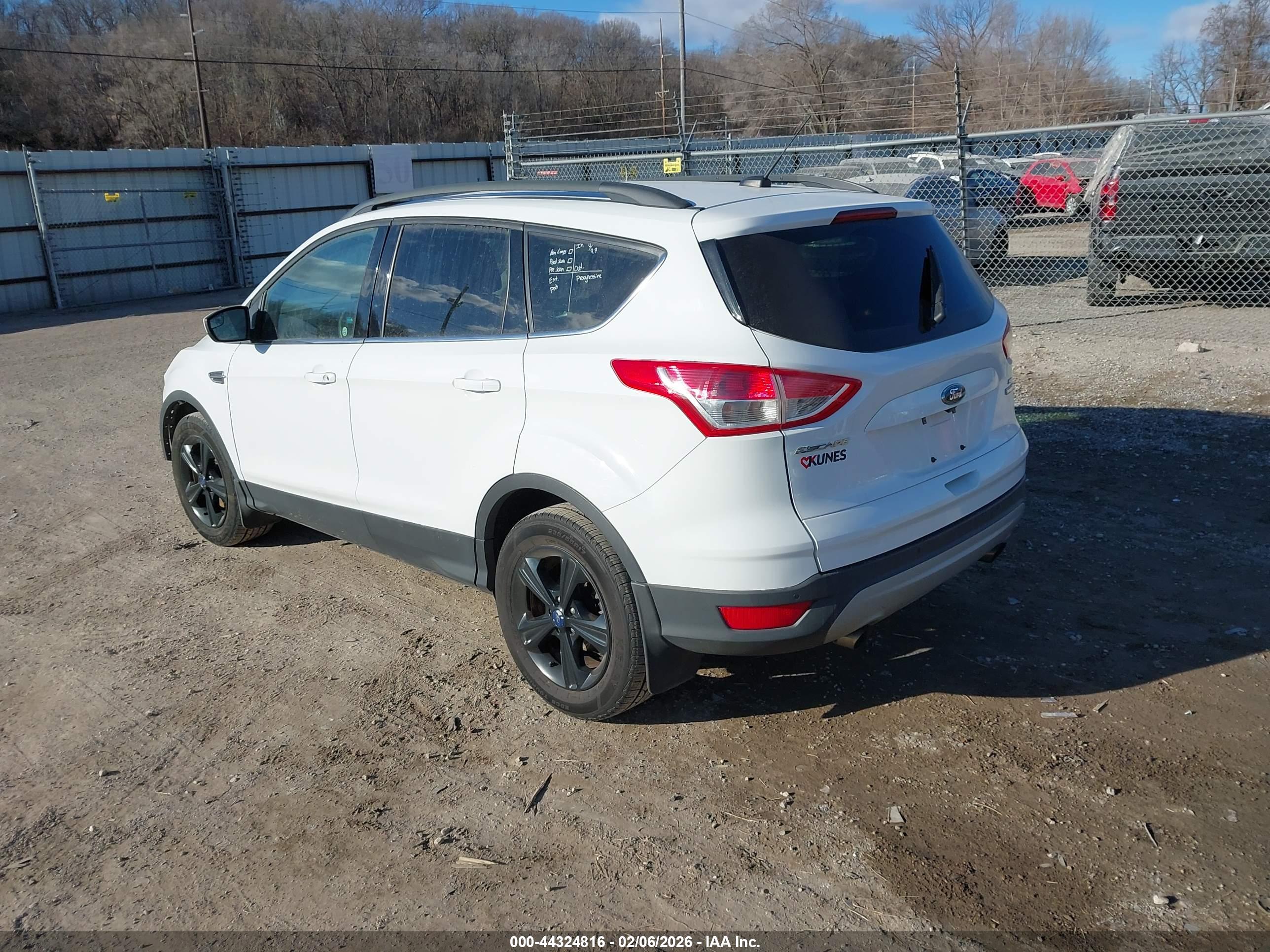 FORD ESCAPE image 3
