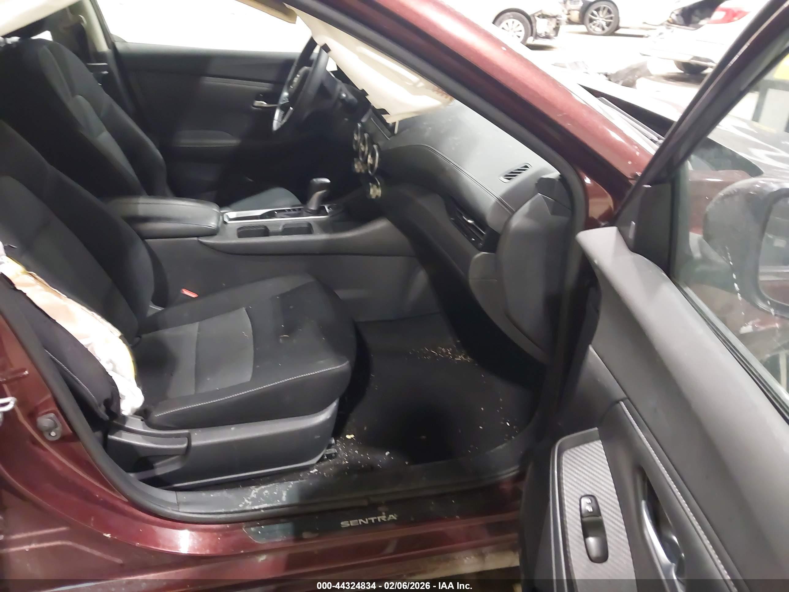 NISSAN SENTRA image 5