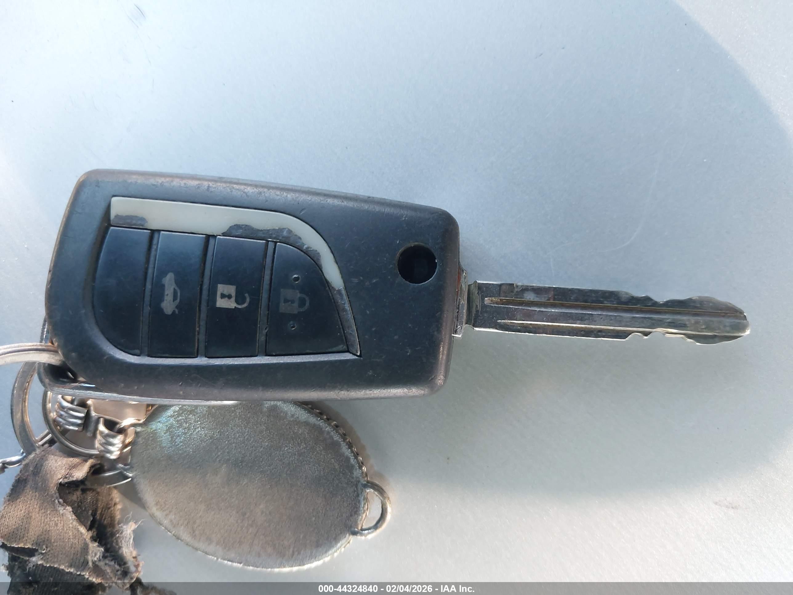 TOYOTA CAMRY image 11