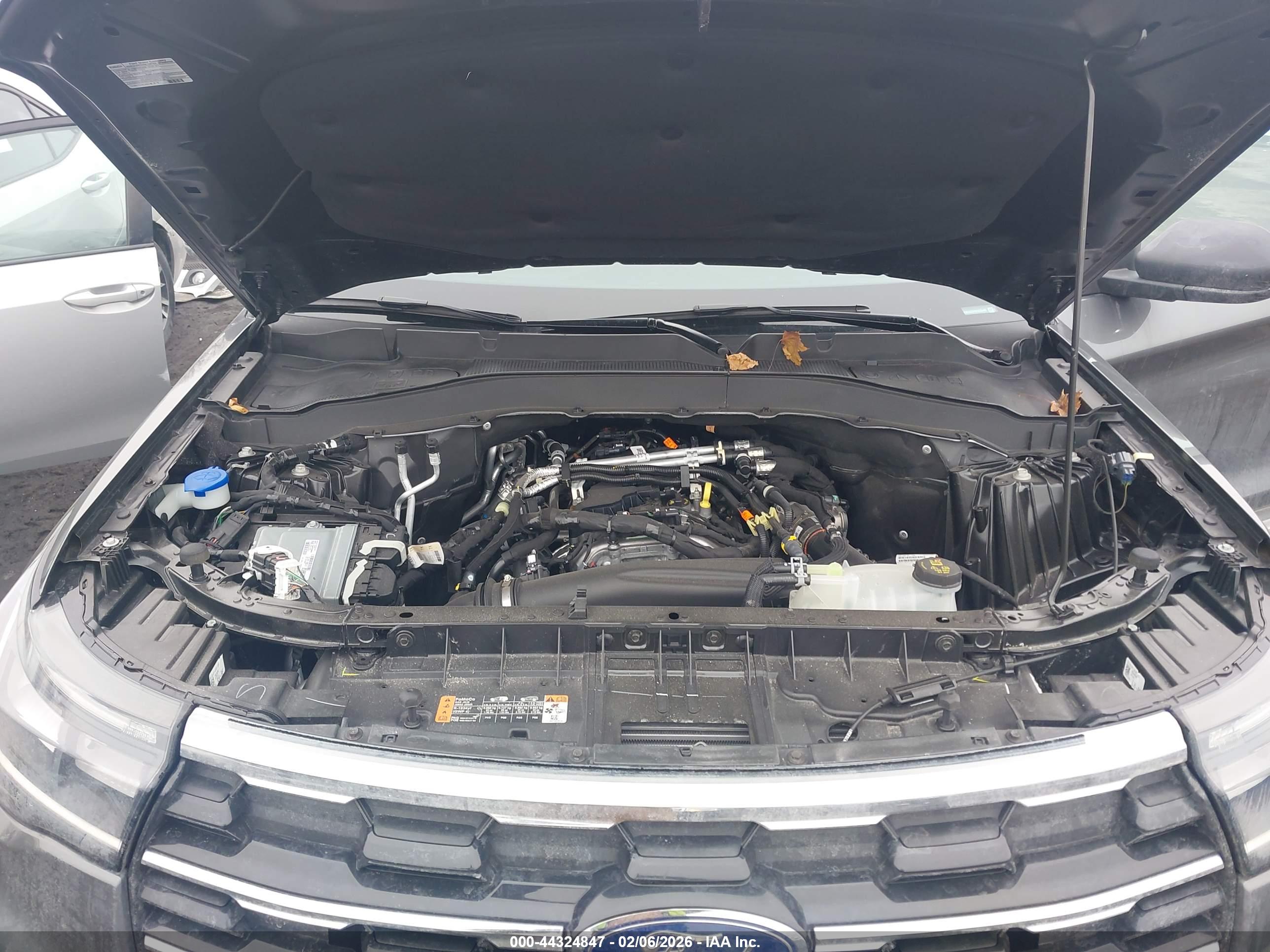 FORD EXPLORER image 10