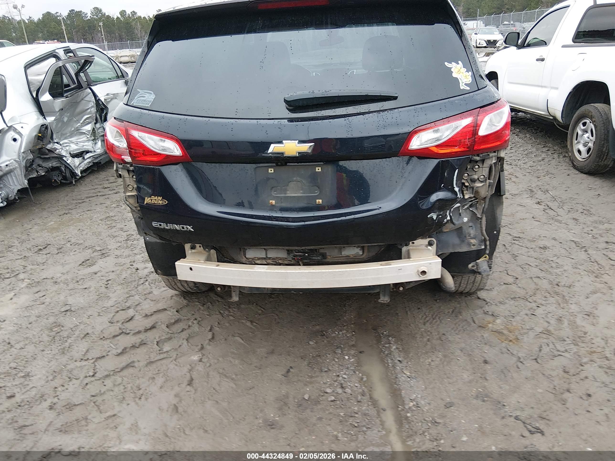 CHEVROLET EQUINOX image 6