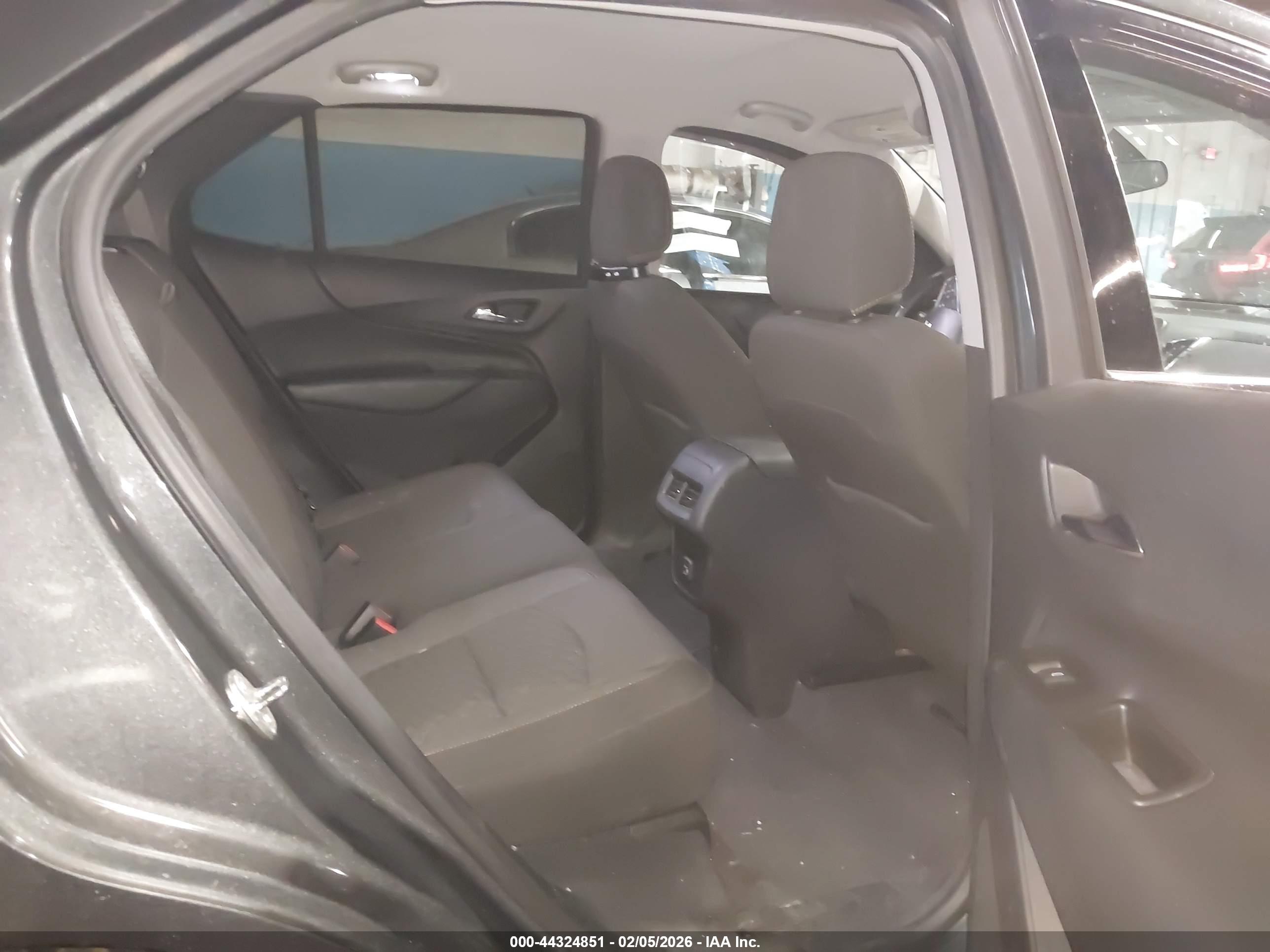CHEVROLET EQUINOX image 8