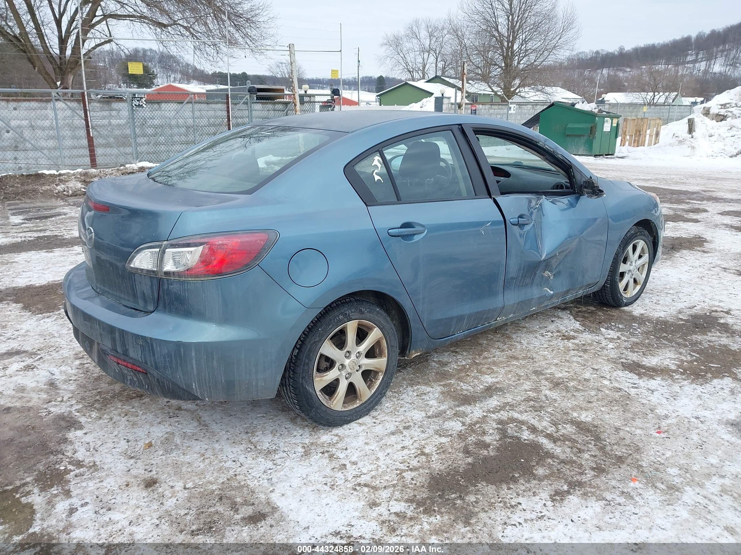 MAZDA MAZDA3 image 4