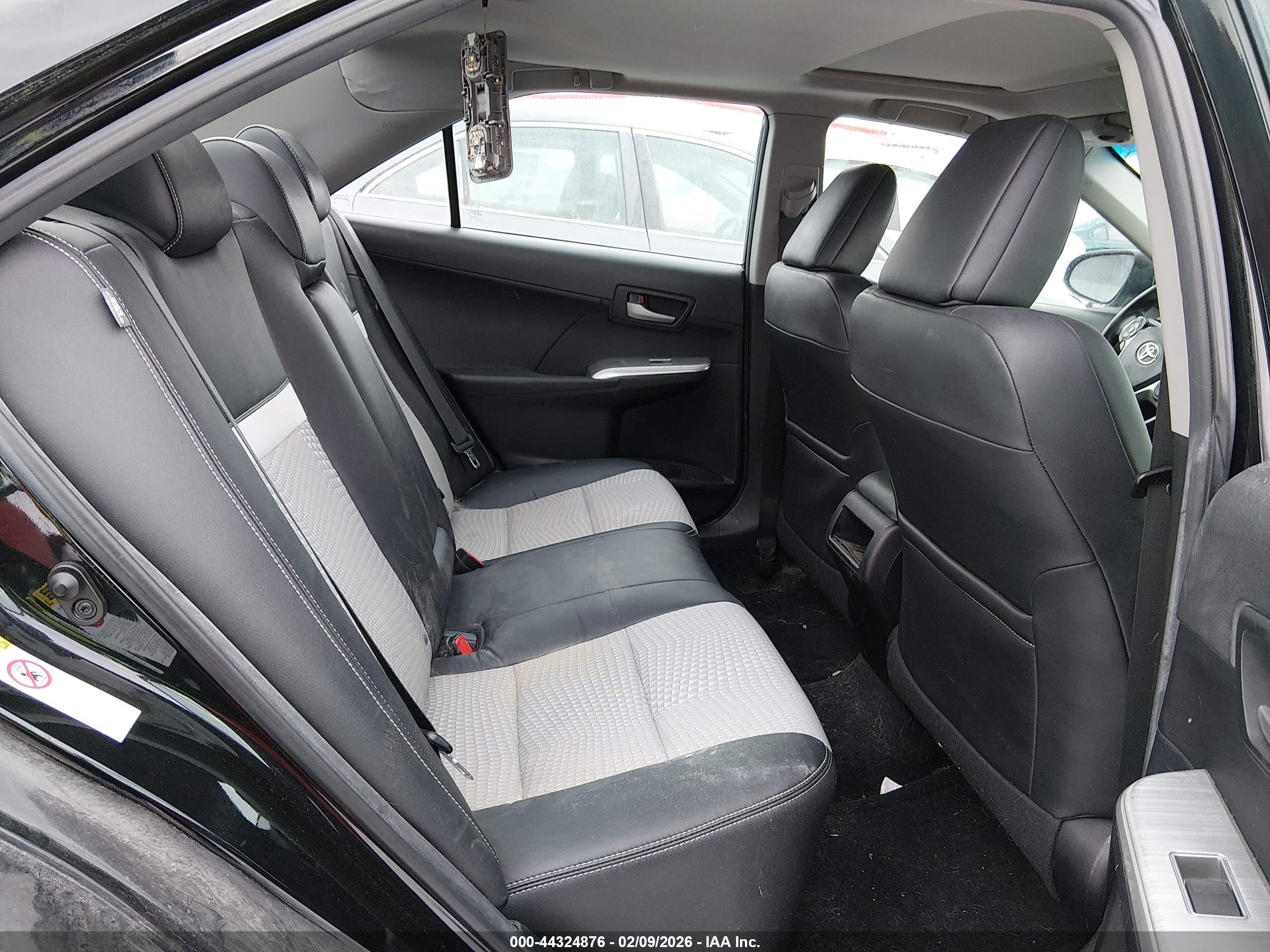TOYOTA CAMRY image 8