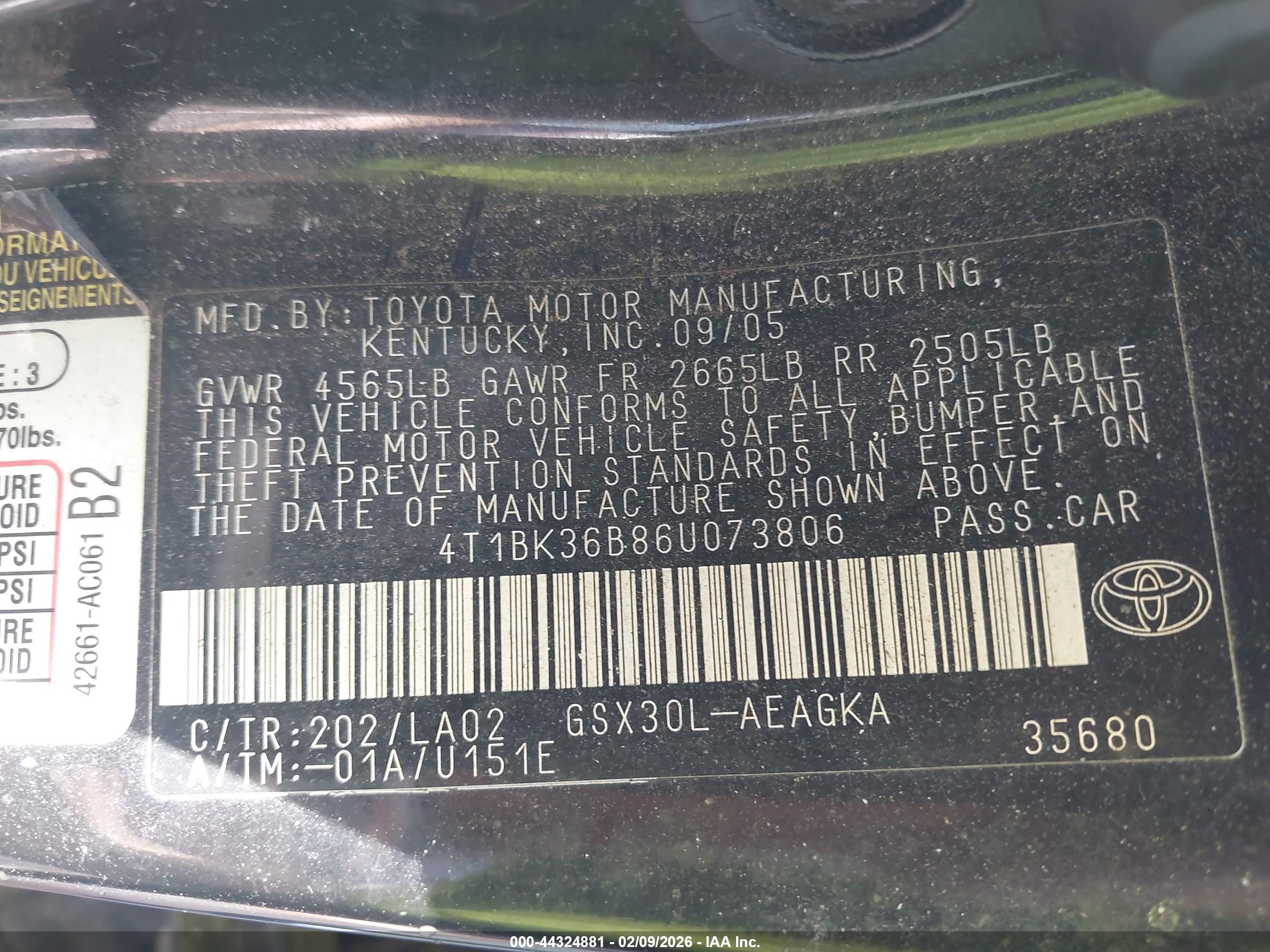 TOYOTA AVALON image 9