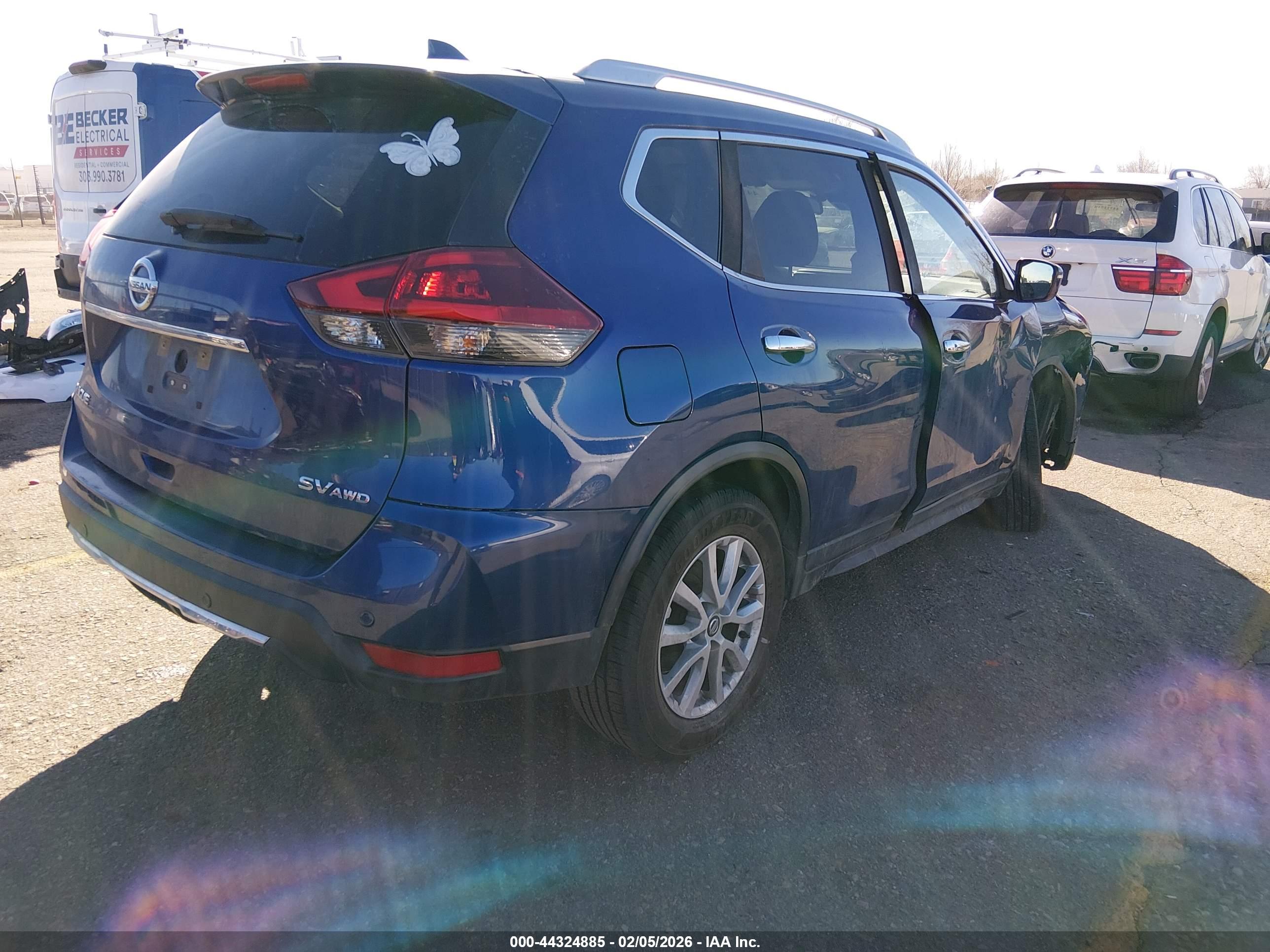 NISSAN ROGUE image 4