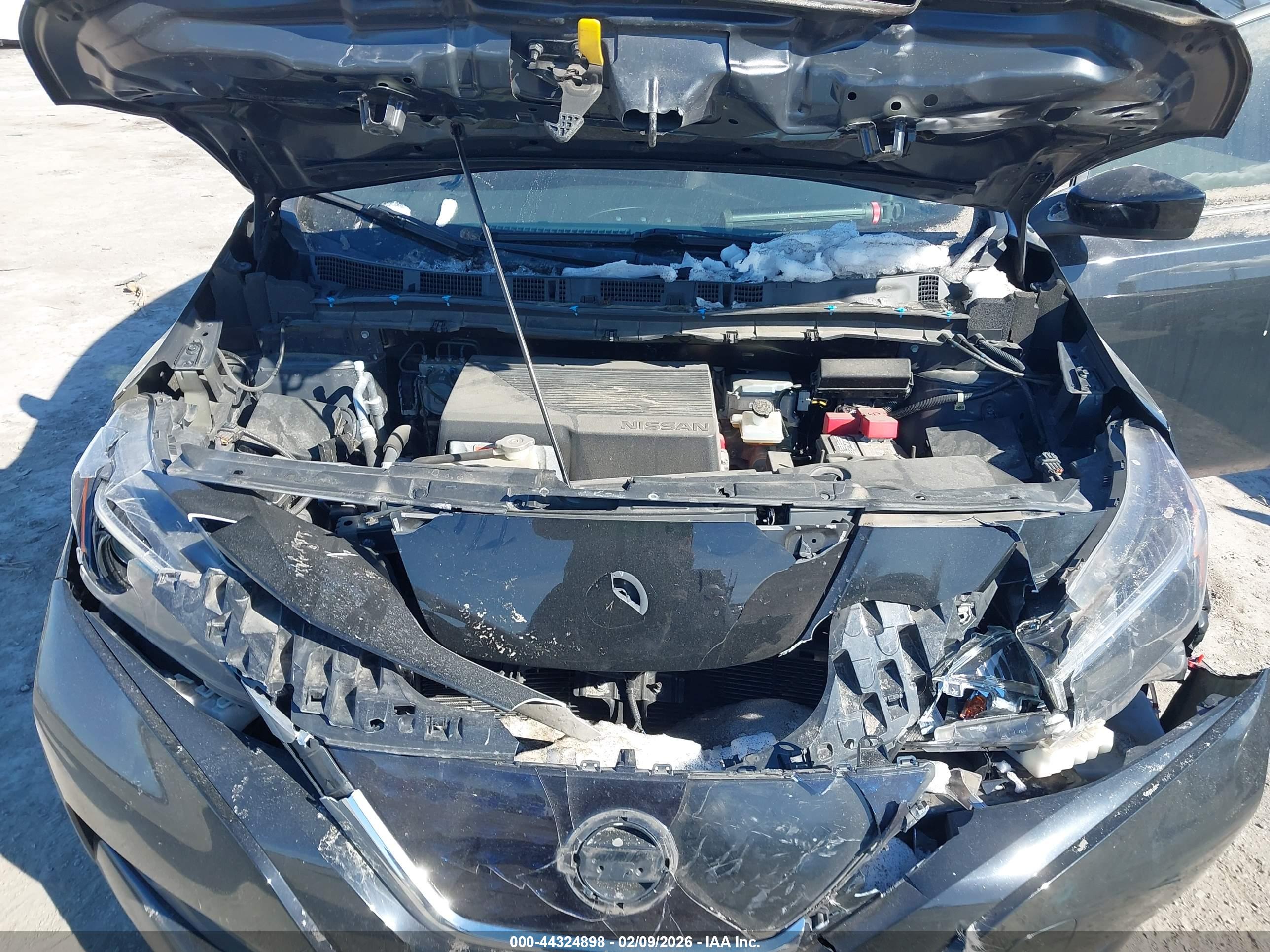 NISSAN LEAF image 10