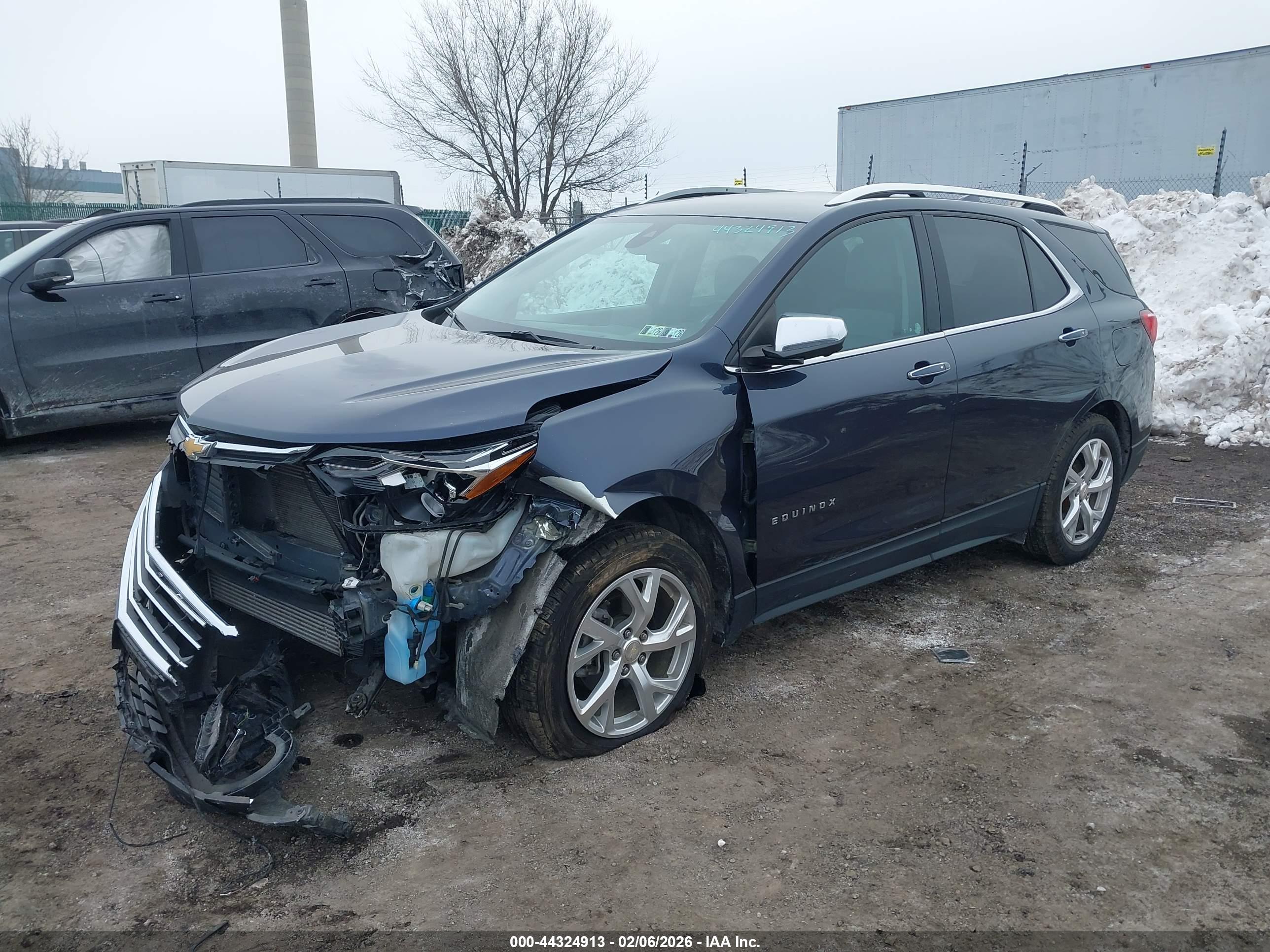 CHEVROLET EQUINOX image 2