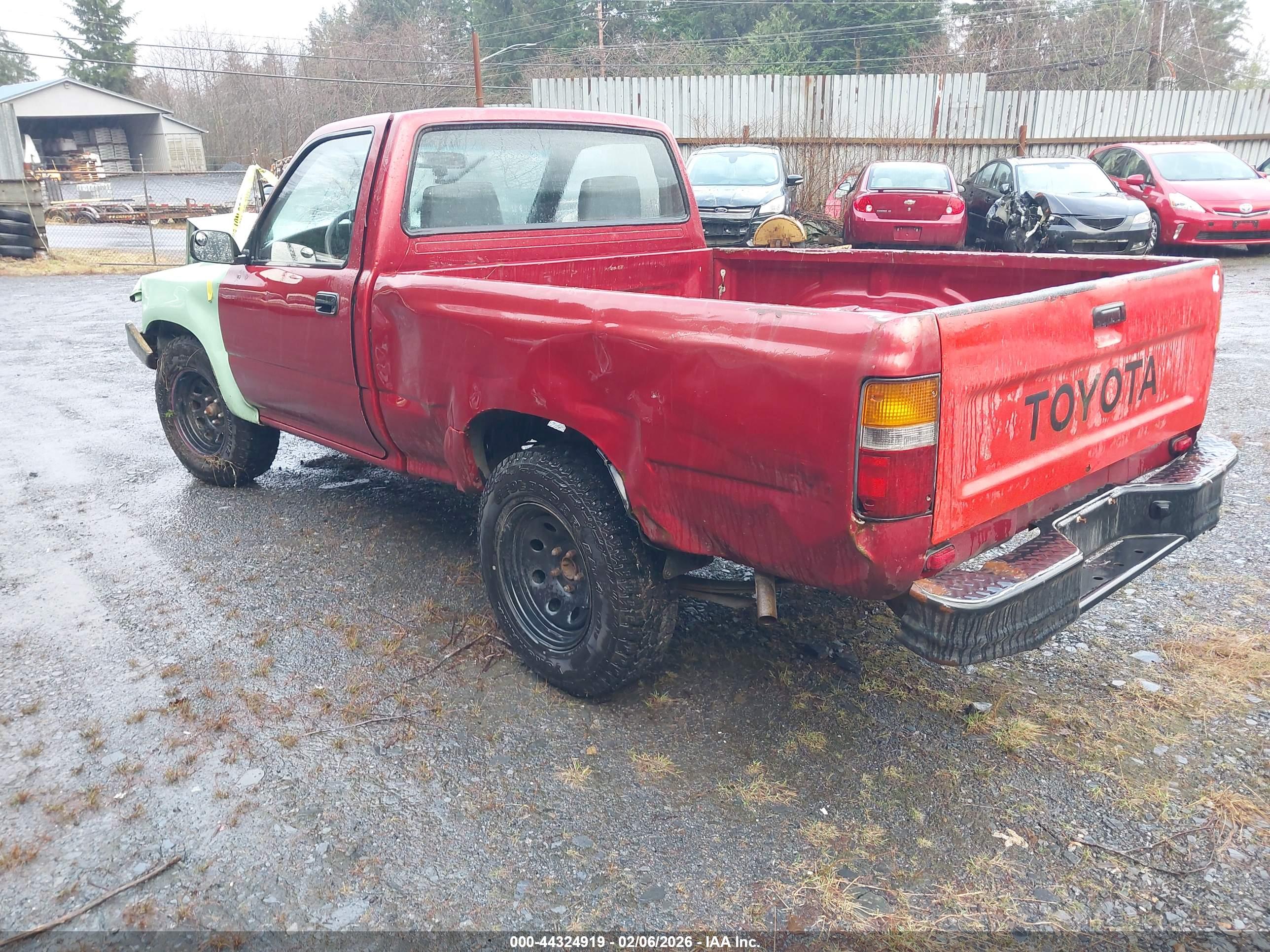 TOYOTA PICKUP image 3