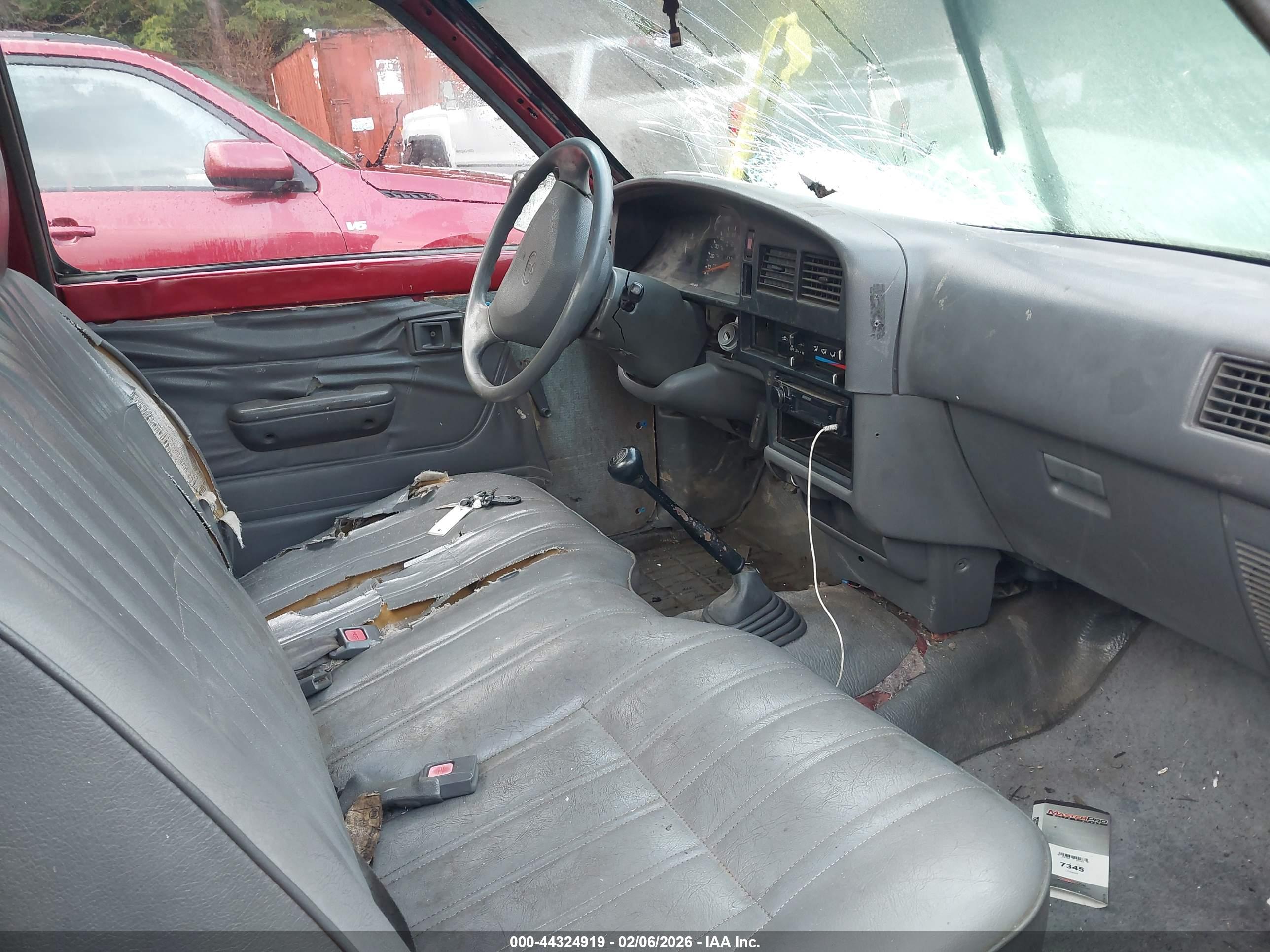 TOYOTA PICKUP image 5