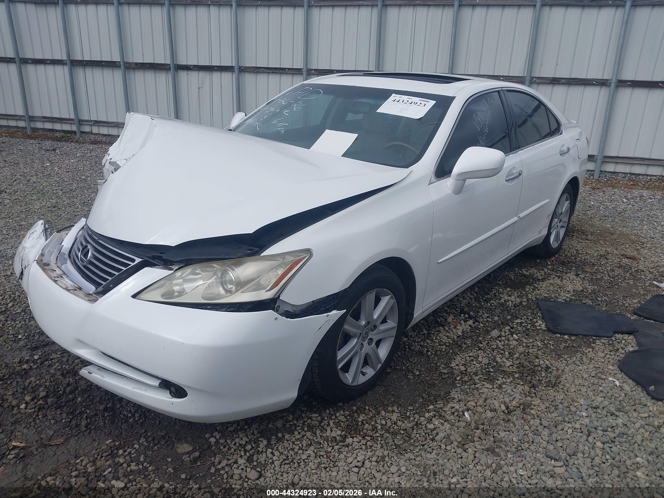 LEXUS ES image 2