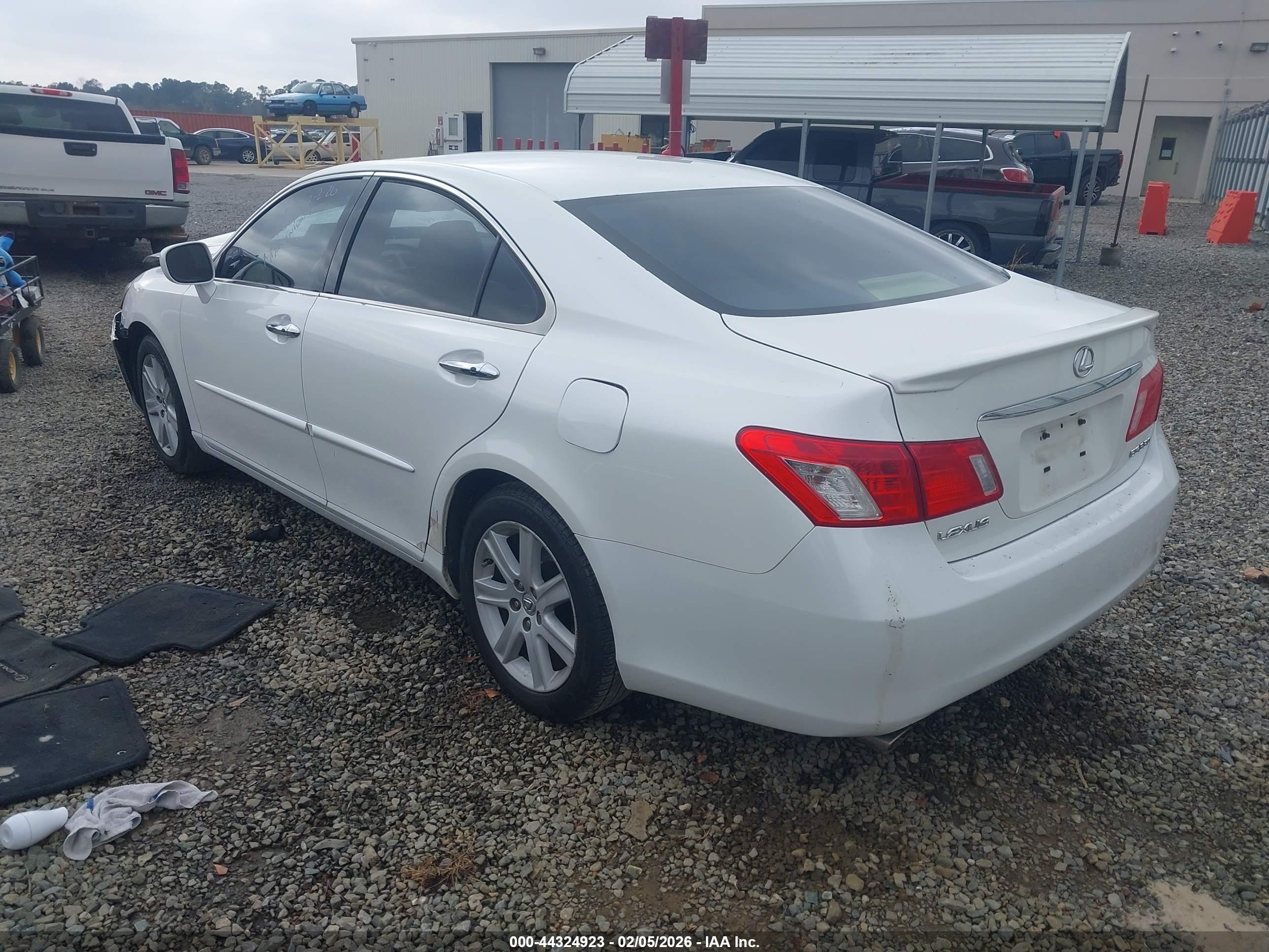 LEXUS ES image 3