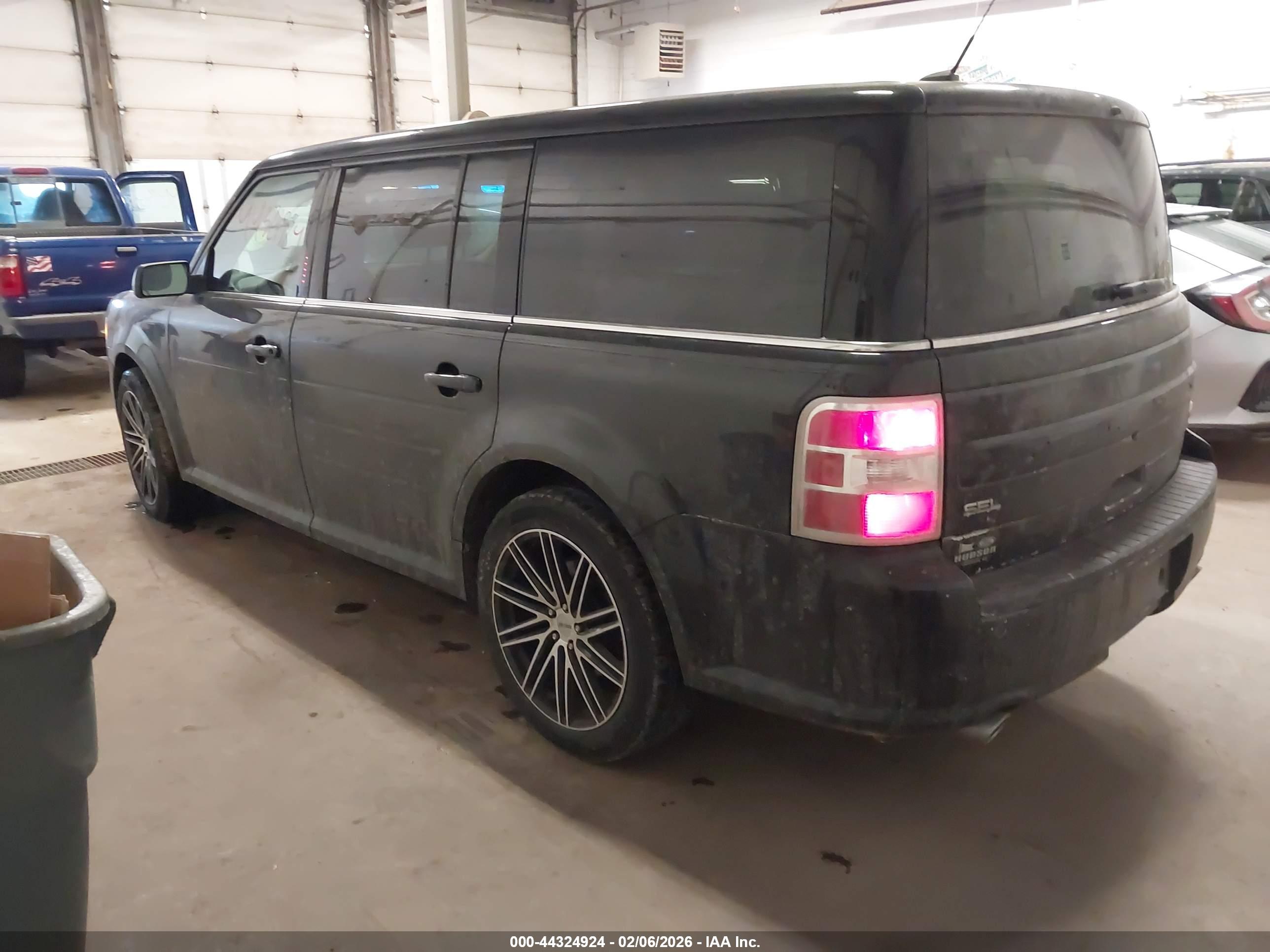 FORD FLEX image 3