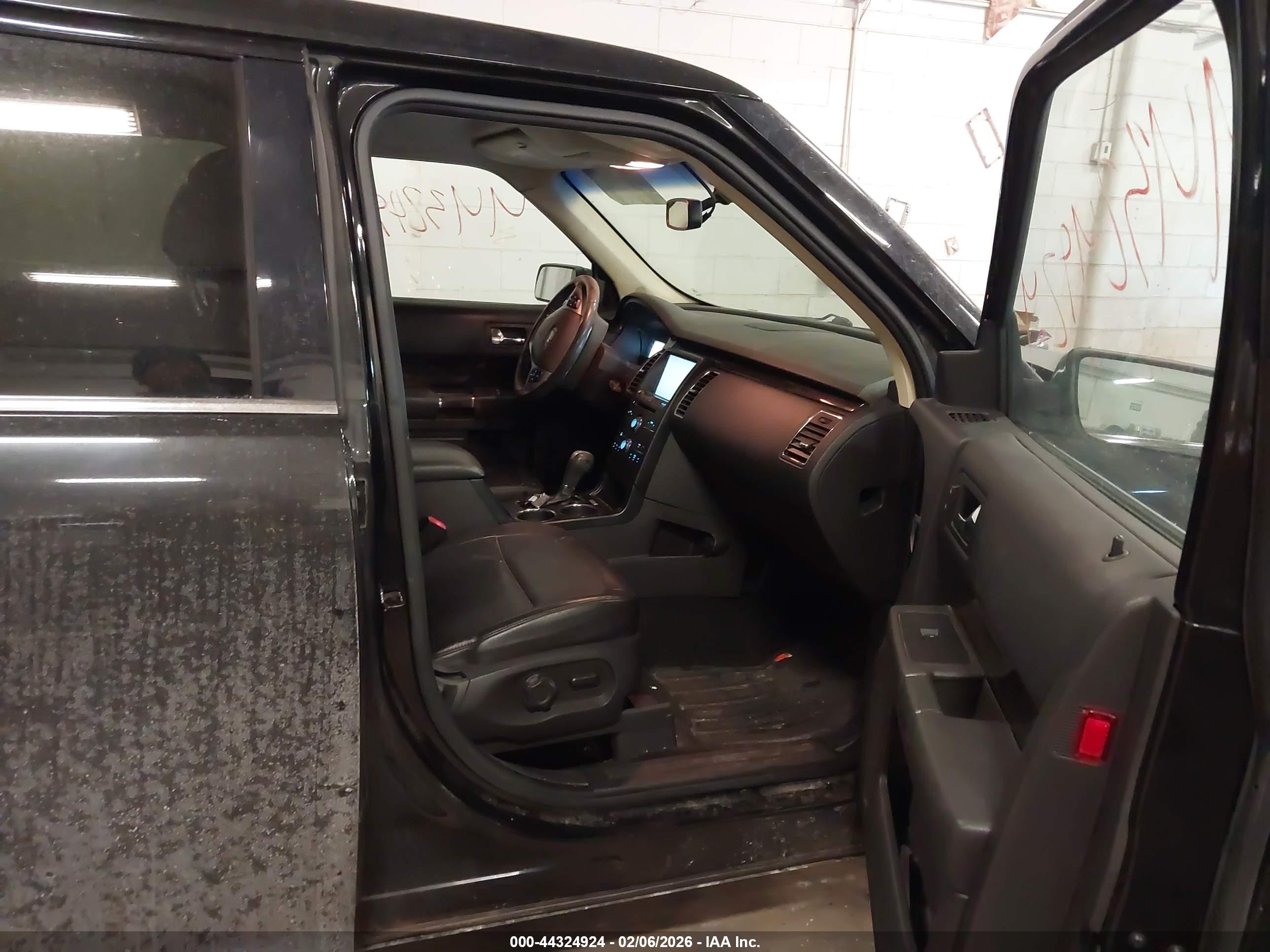 FORD FLEX image 5