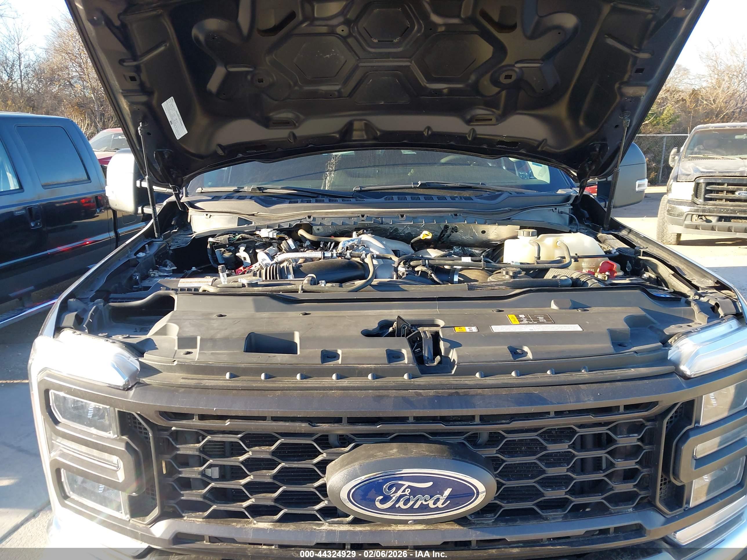 FORD F-250 image 10