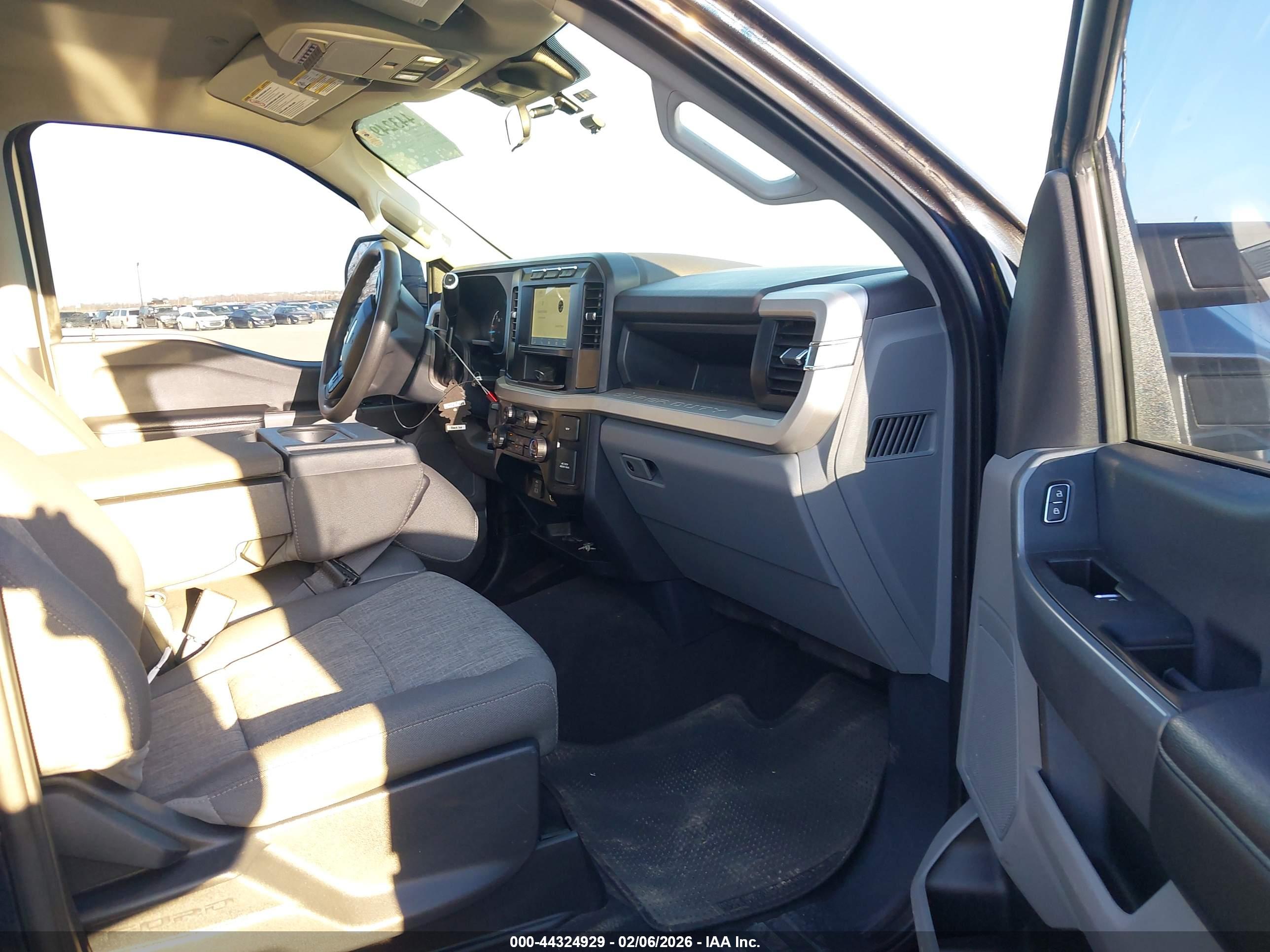 FORD F-250 image 8