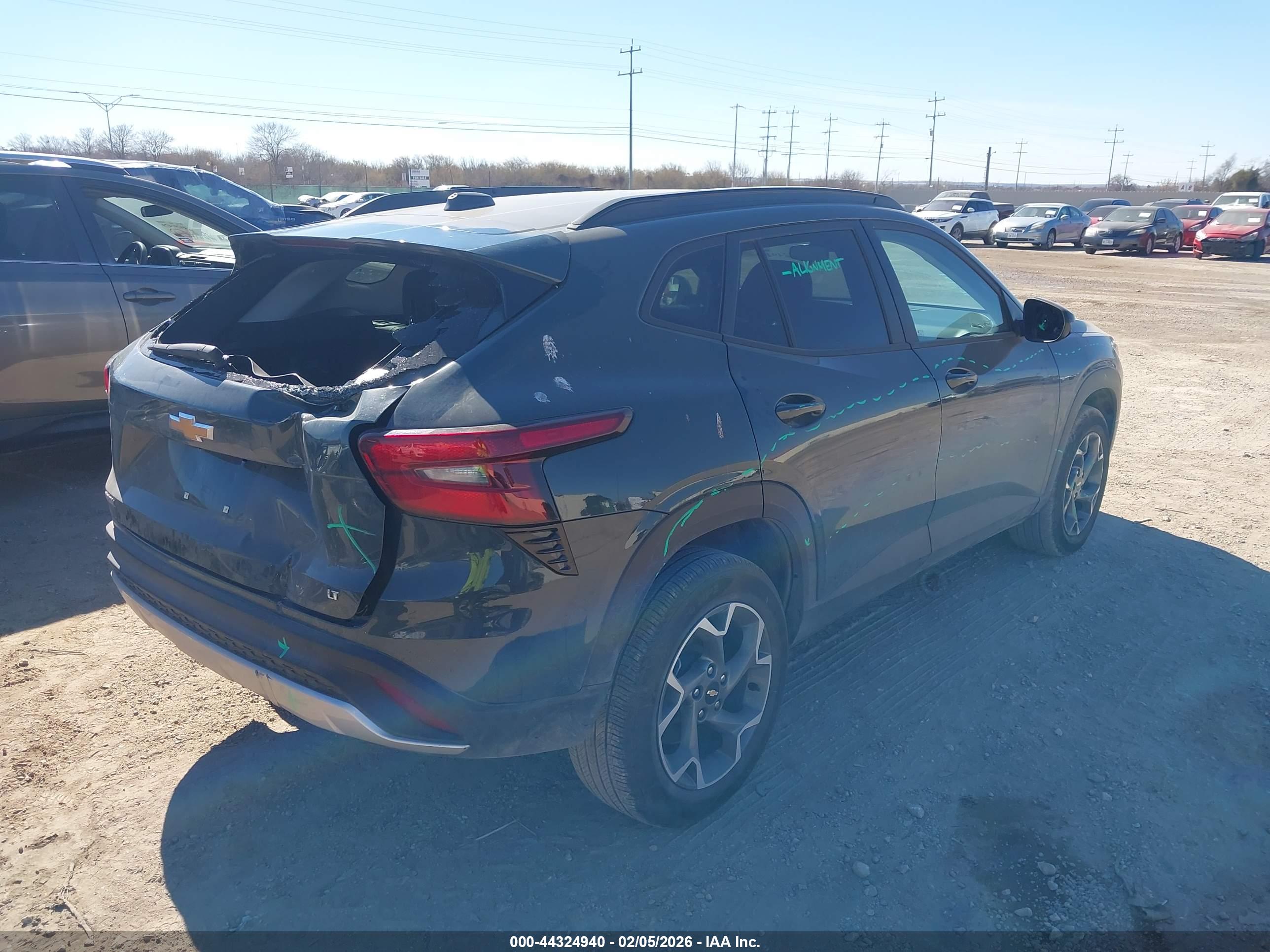 CHEVROLET TRAX image 4