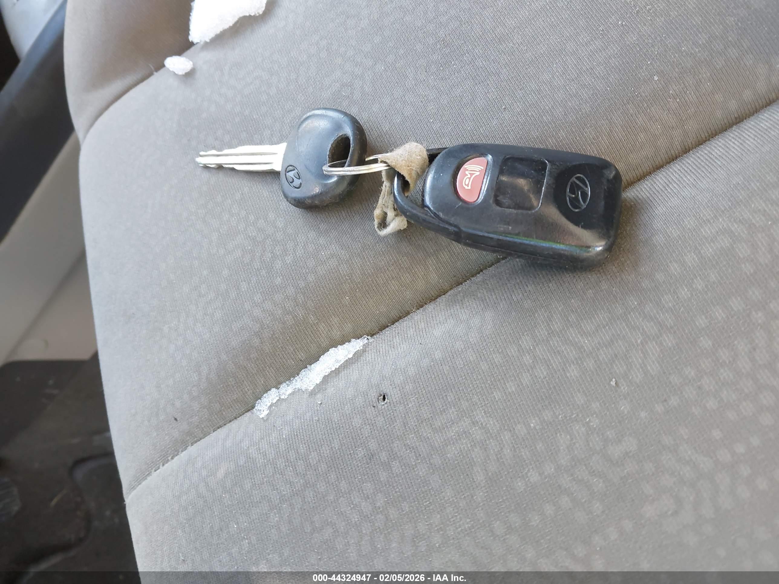 HYUNDAI ELANTRA image 11