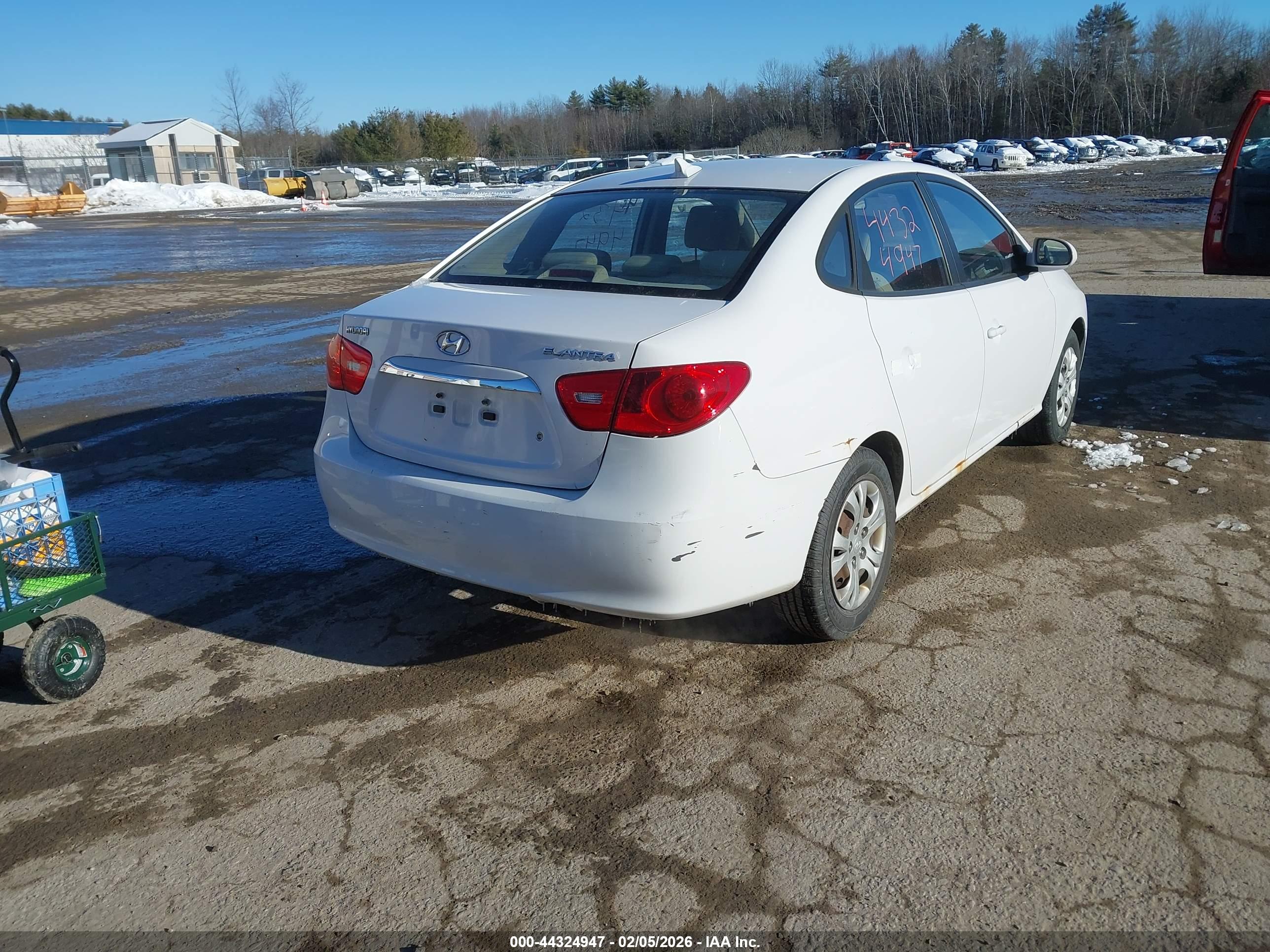 HYUNDAI ELANTRA image 4