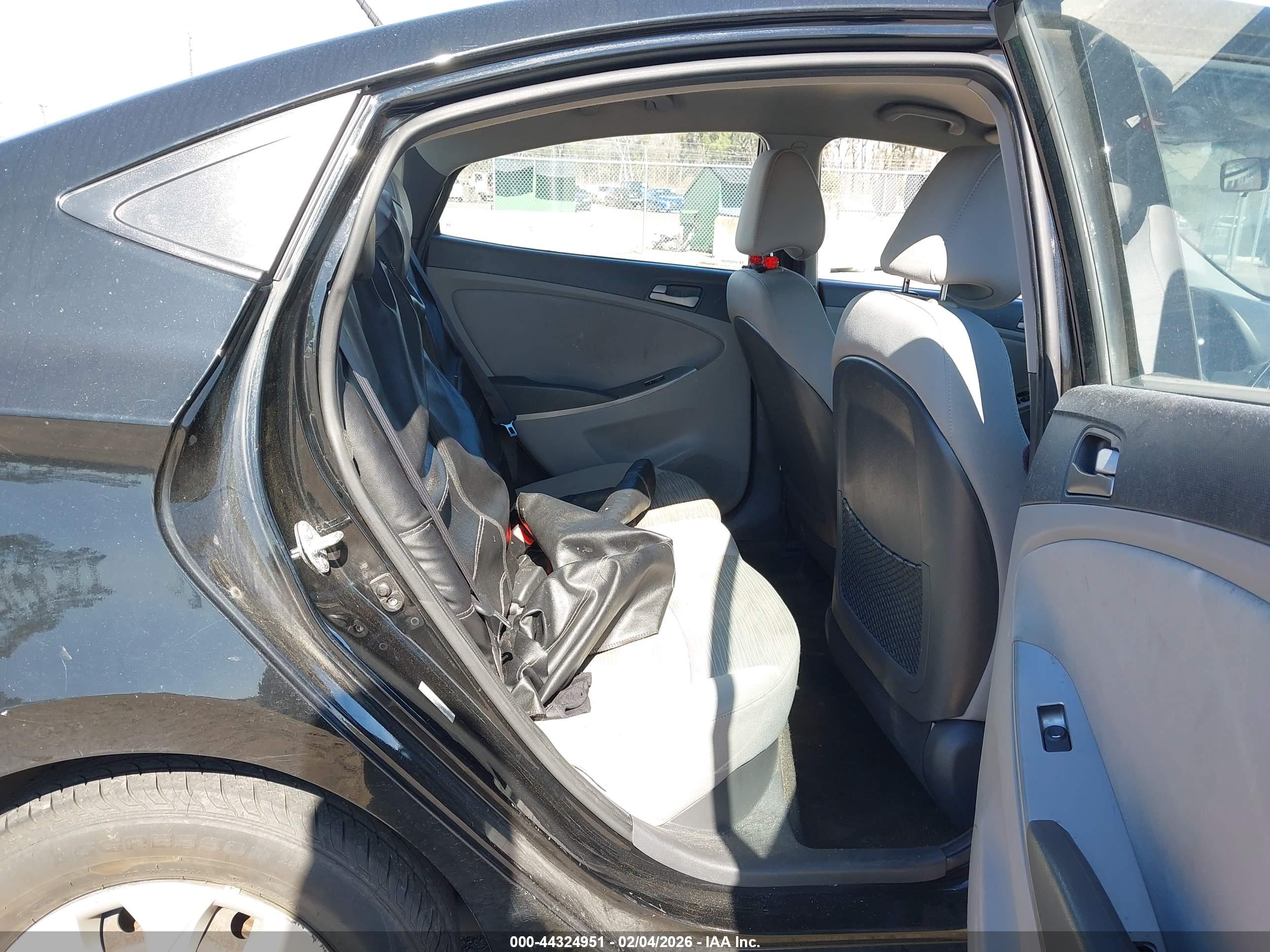 HYUNDAI ACCENT image 5