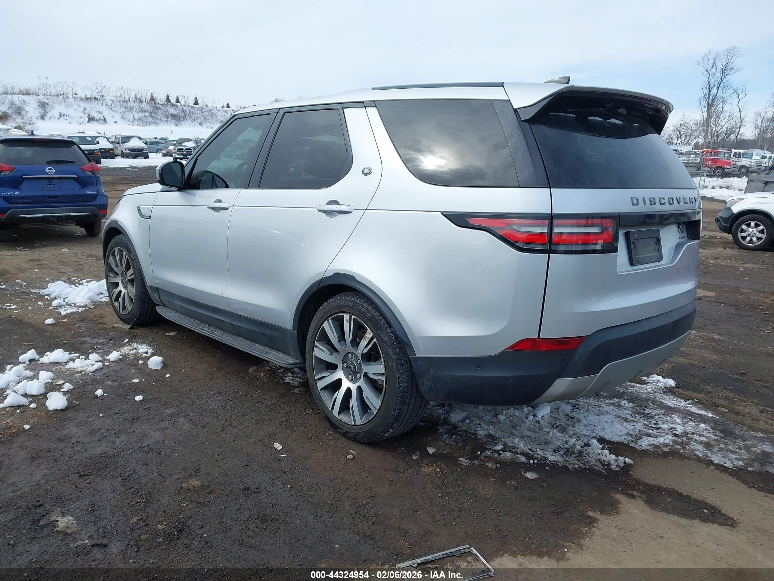 LAND ROVER image 3