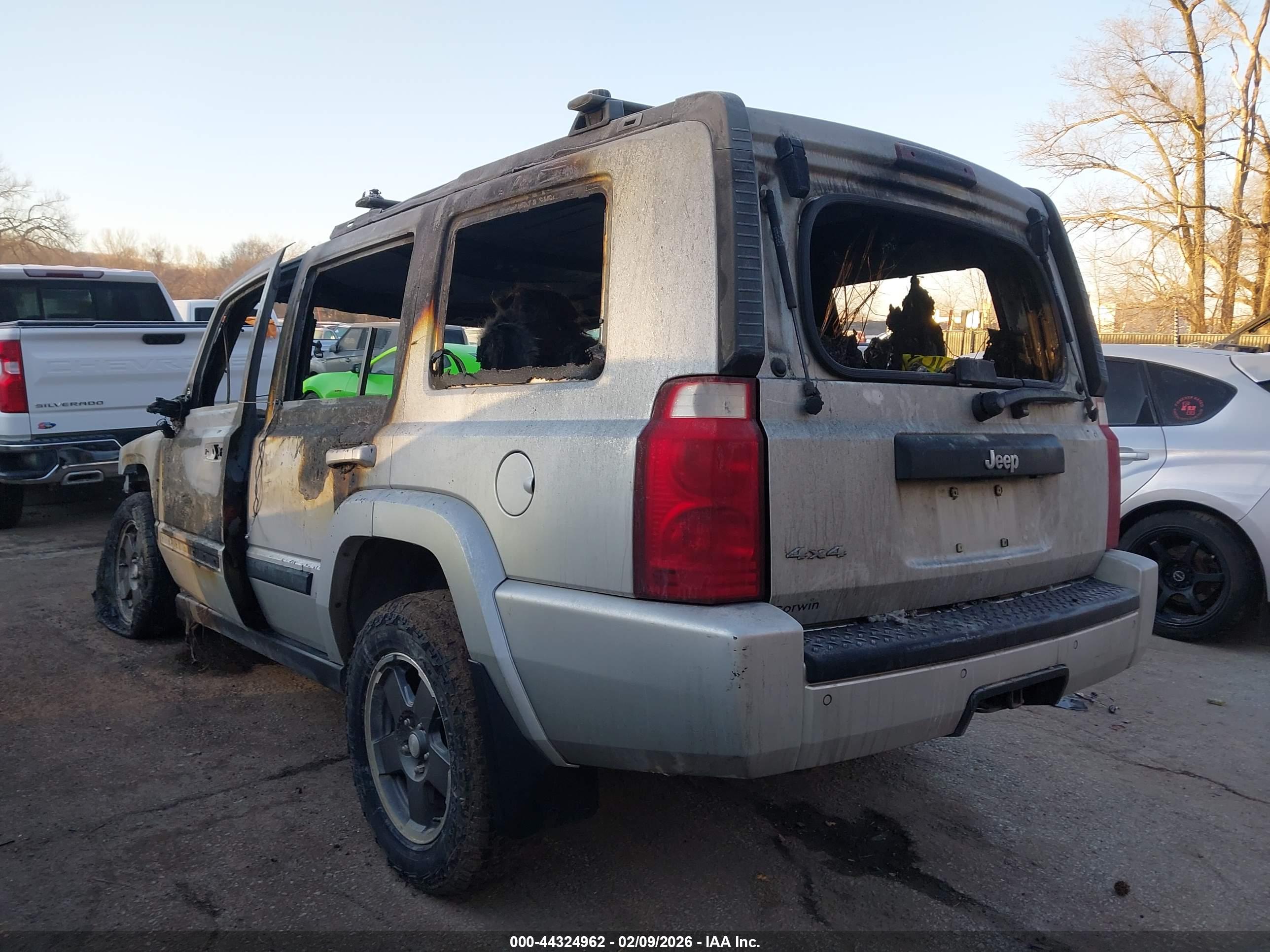 JEEP COMMANDER image 3