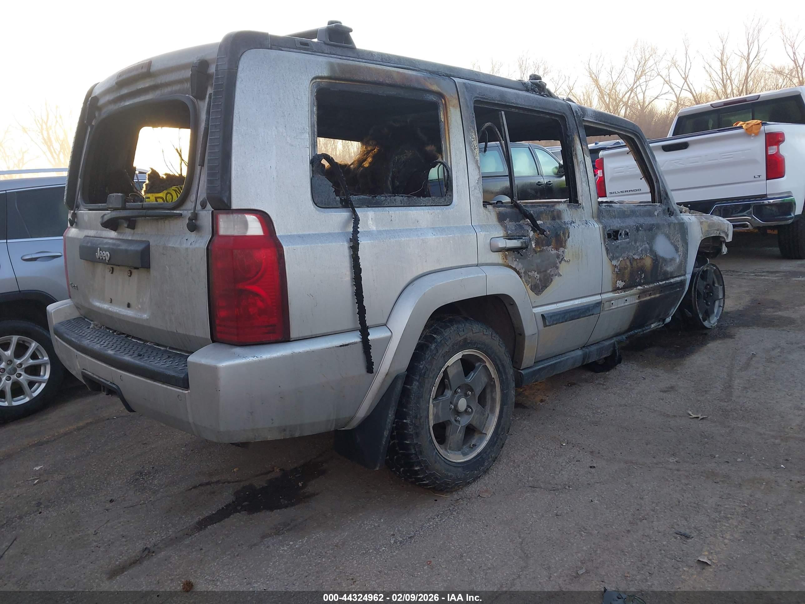 JEEP COMMANDER image 4