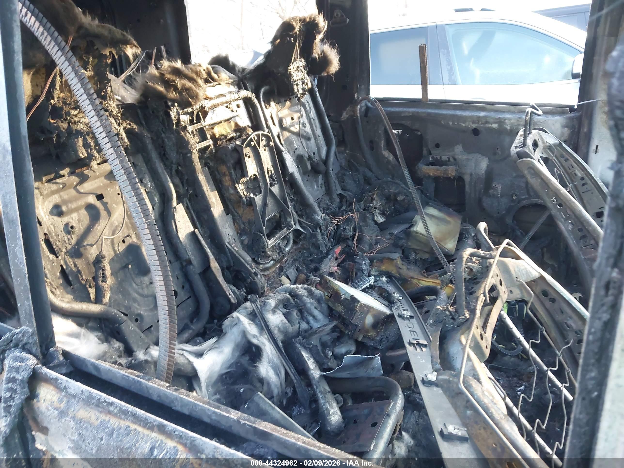 JEEP COMMANDER image 8