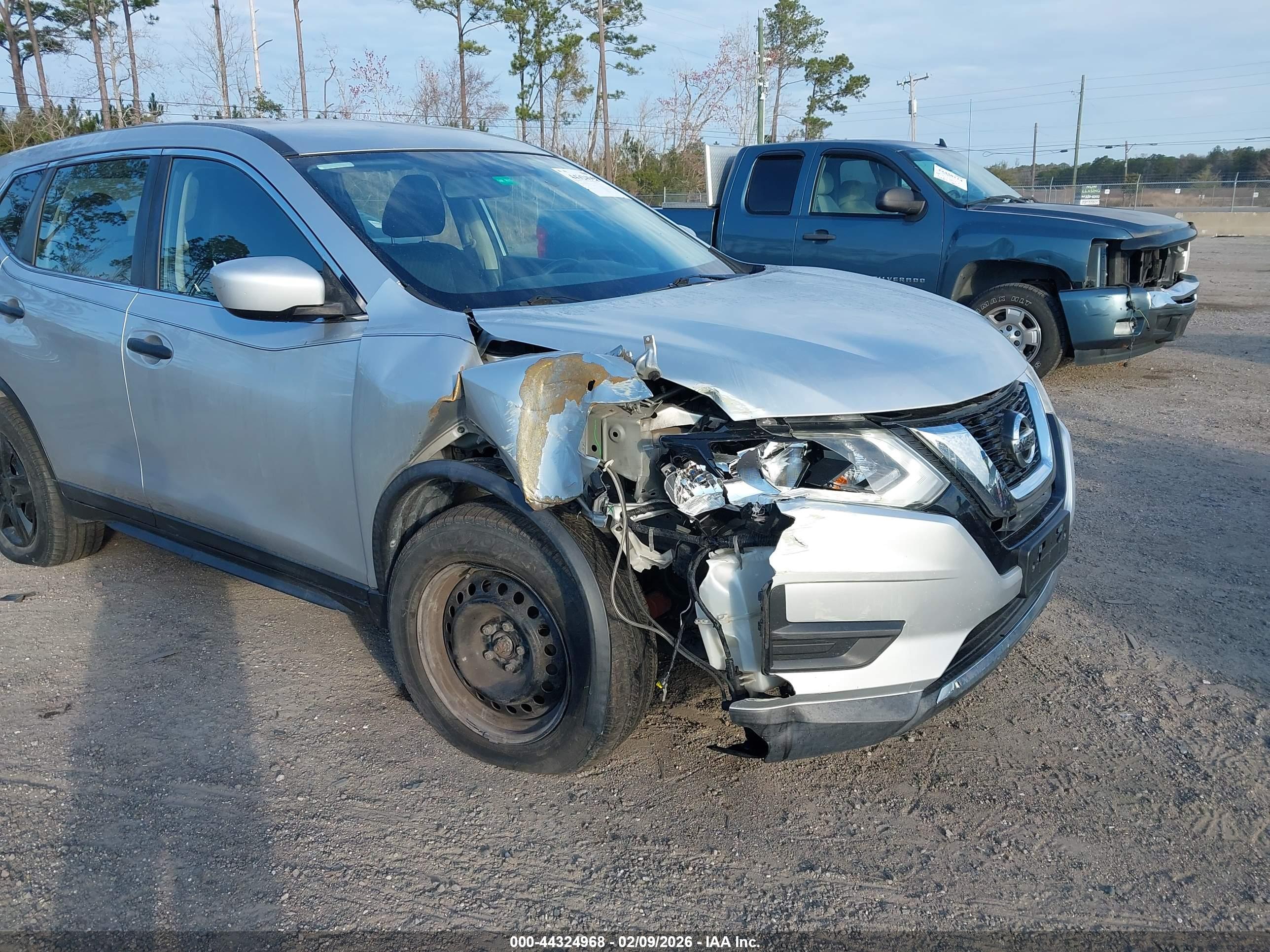 NISSAN ROGUE image 6