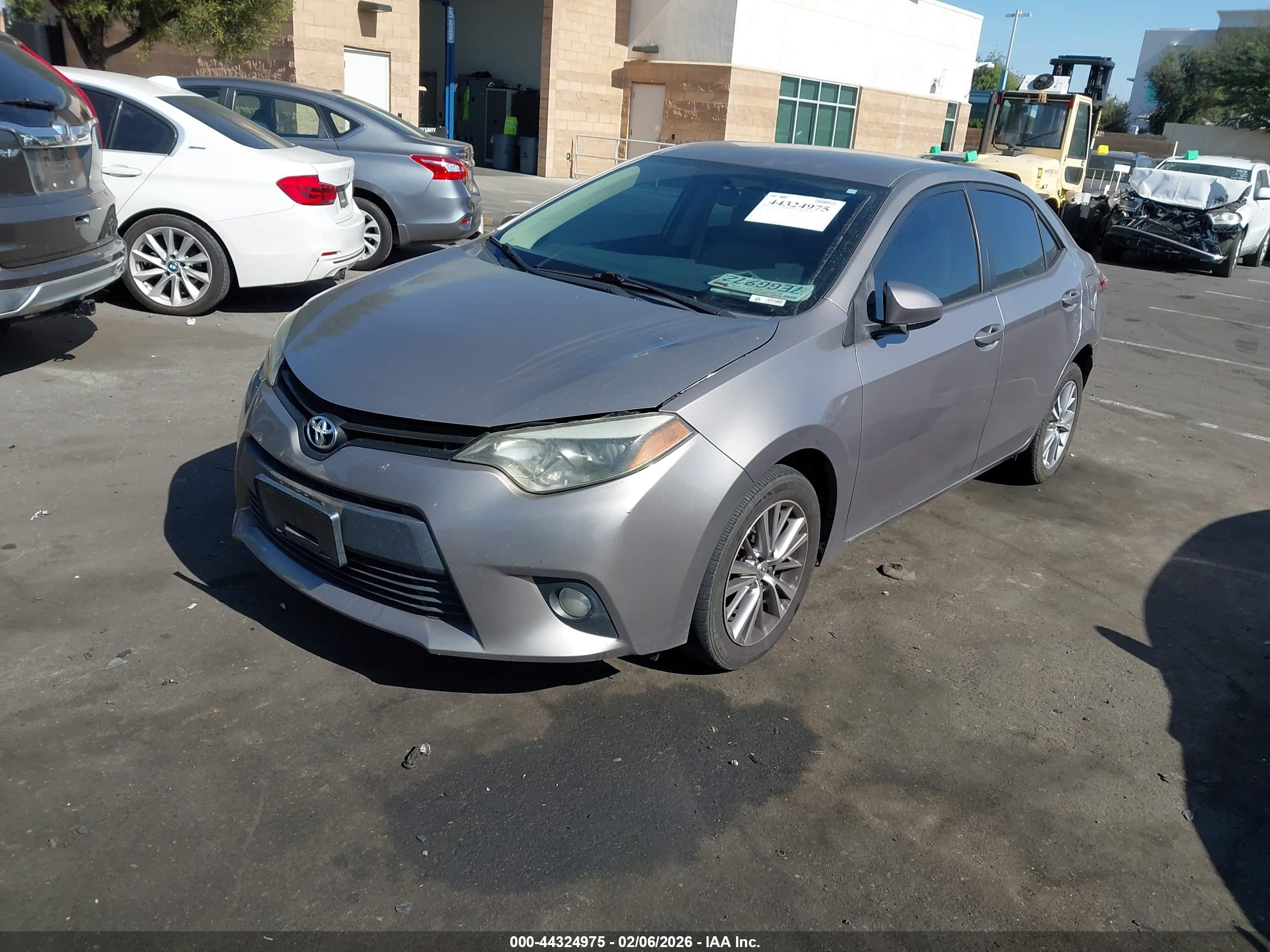 TOYOTA COROLLA image 2