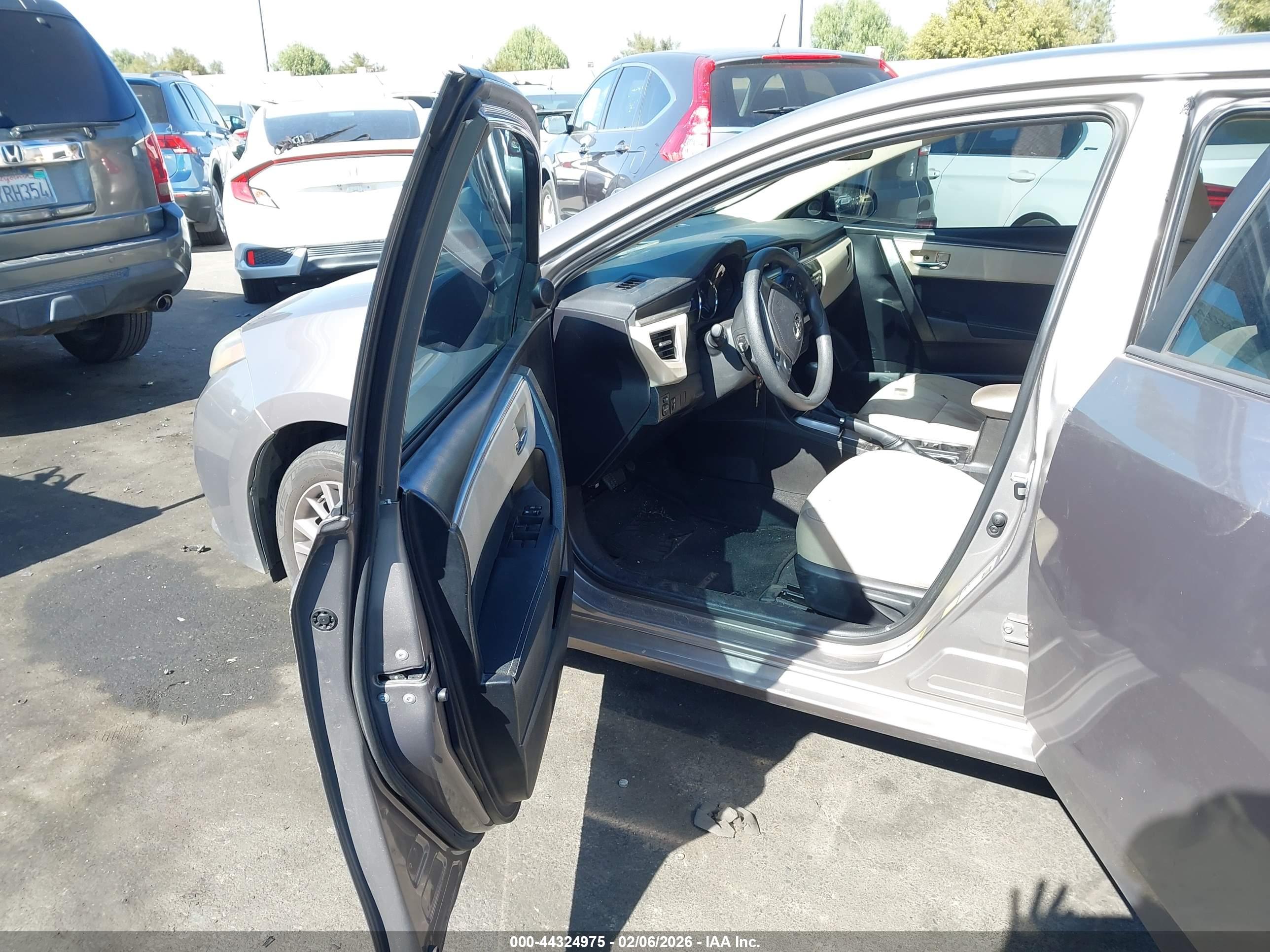 TOYOTA COROLLA image 5