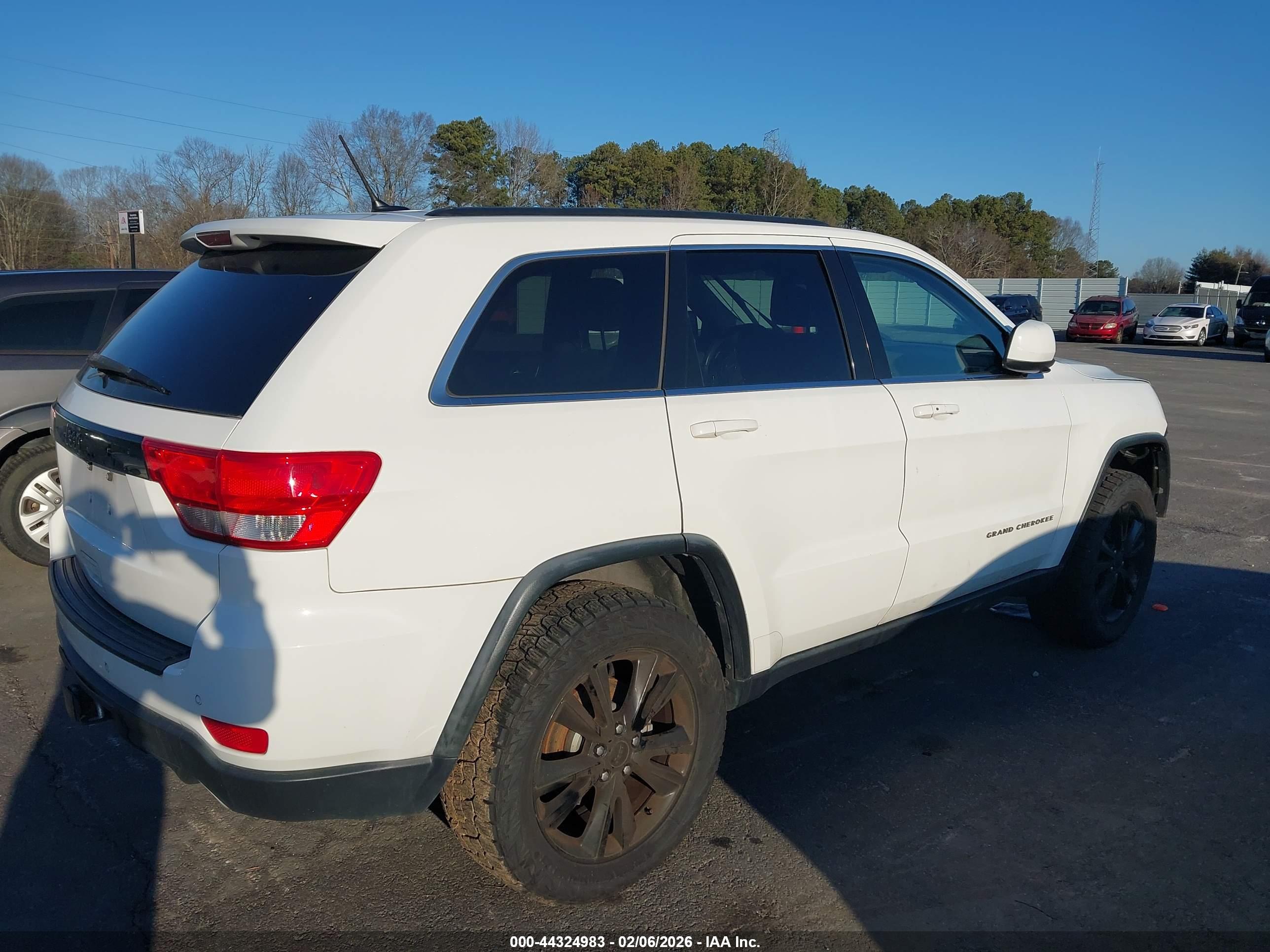 JEEP GRAND image 4