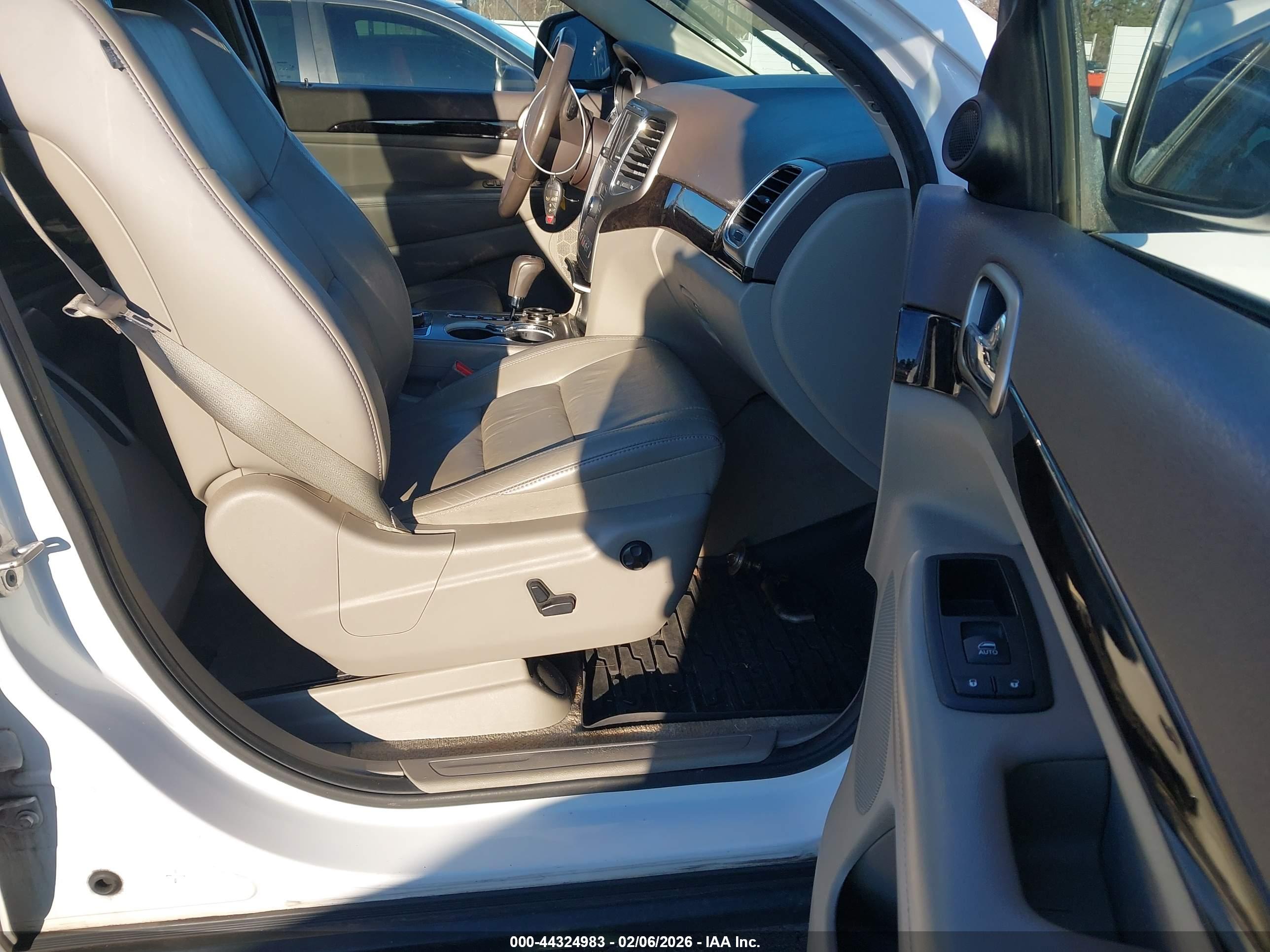 JEEP GRAND image 5